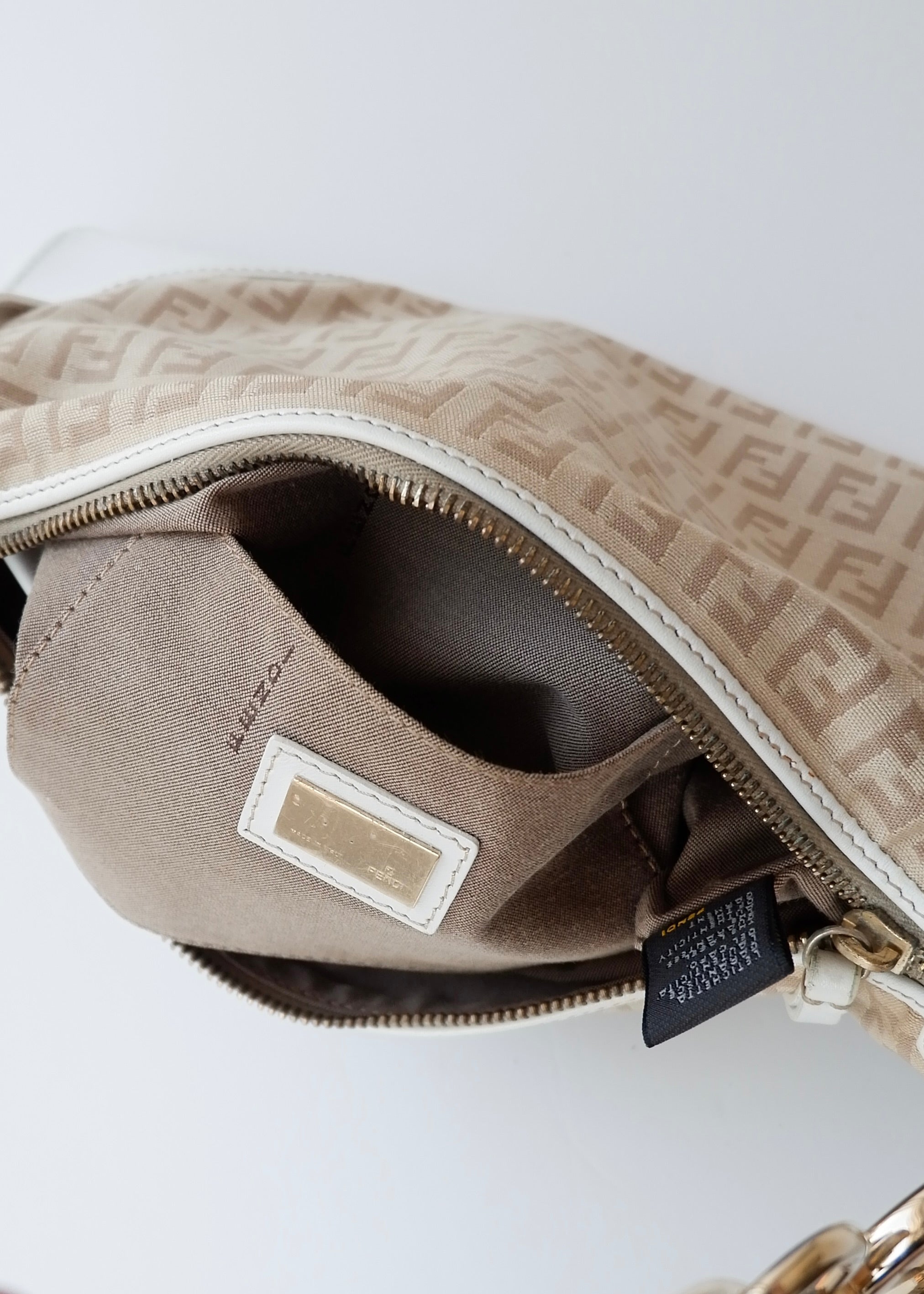 Preowned Vintage Fendi White Leather Beige Canvas Zucchino Shoulder Bag