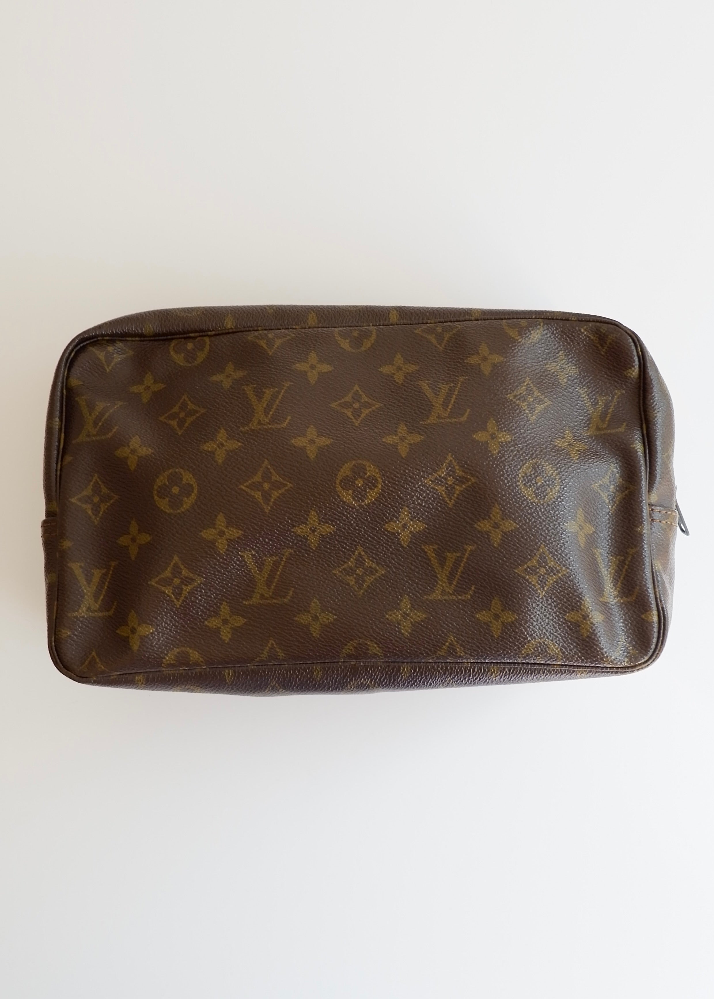 Trousse de Toilette Louis Vuitton Monogram Authentique d'Occasion Vintage