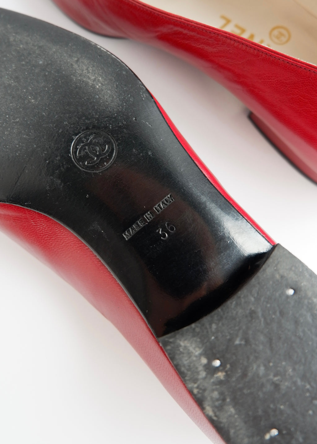 Authentiques ballerines vintage Chanel en cuir rouge avec logo CC – 36