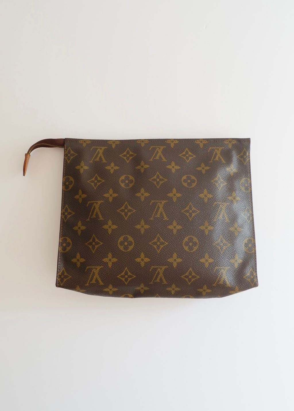 Authentic Preowned Vintage Louis Vuitton Mongram Toiletry 26