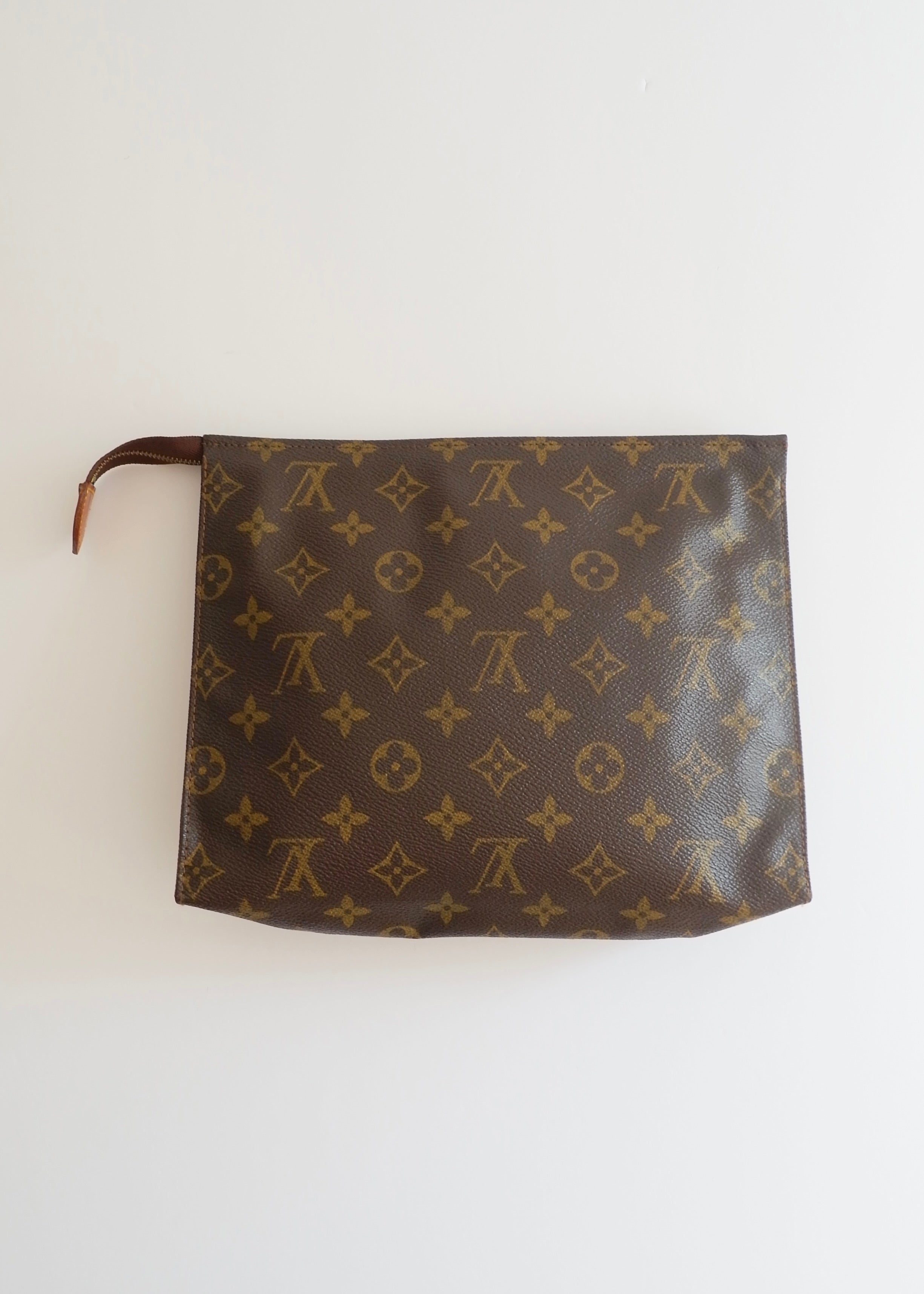 Authentic Preowned Vintage Louis Vuitton Mongram Toiletry 26
