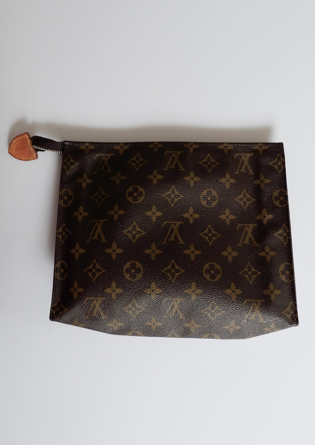 Authentique trousse de toilette monogramme Louis Vuitton d'occasion 26