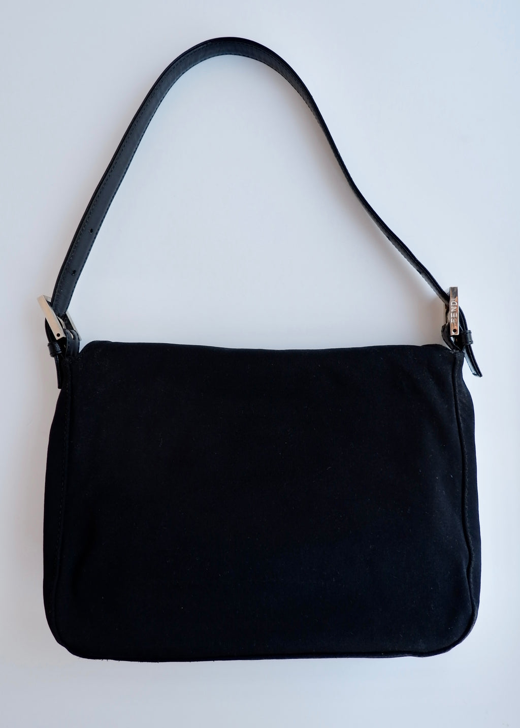 Sac porté épaule baguette Fendi authentique d'occasion en tissu noir