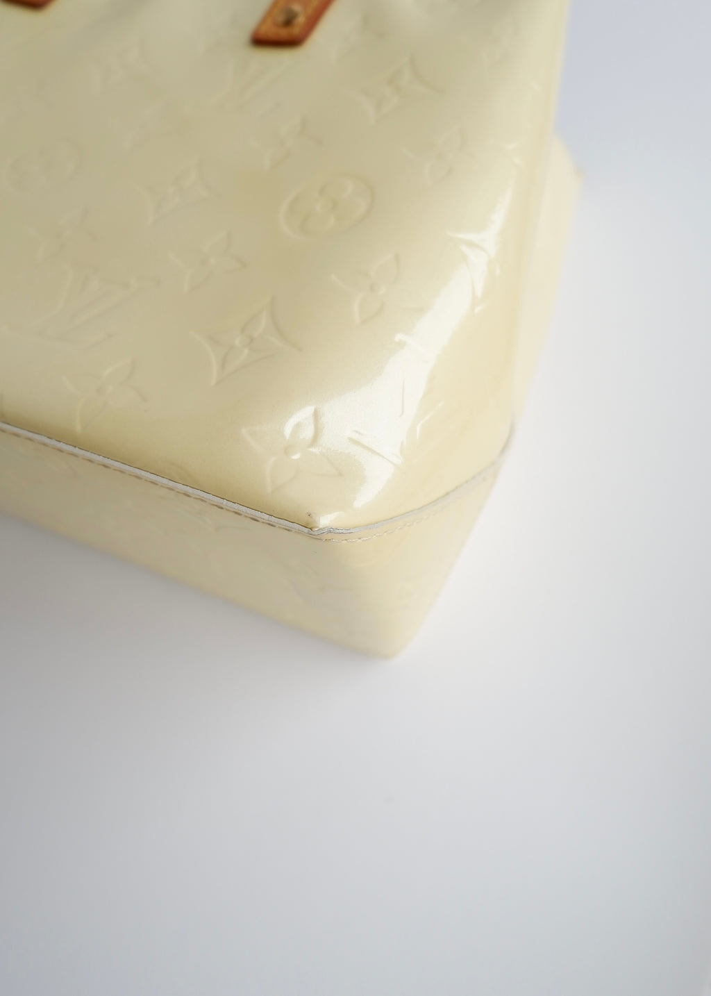 Authentic Preowned Louis Vuitton Off White Monogram Vernis Reade Handbag