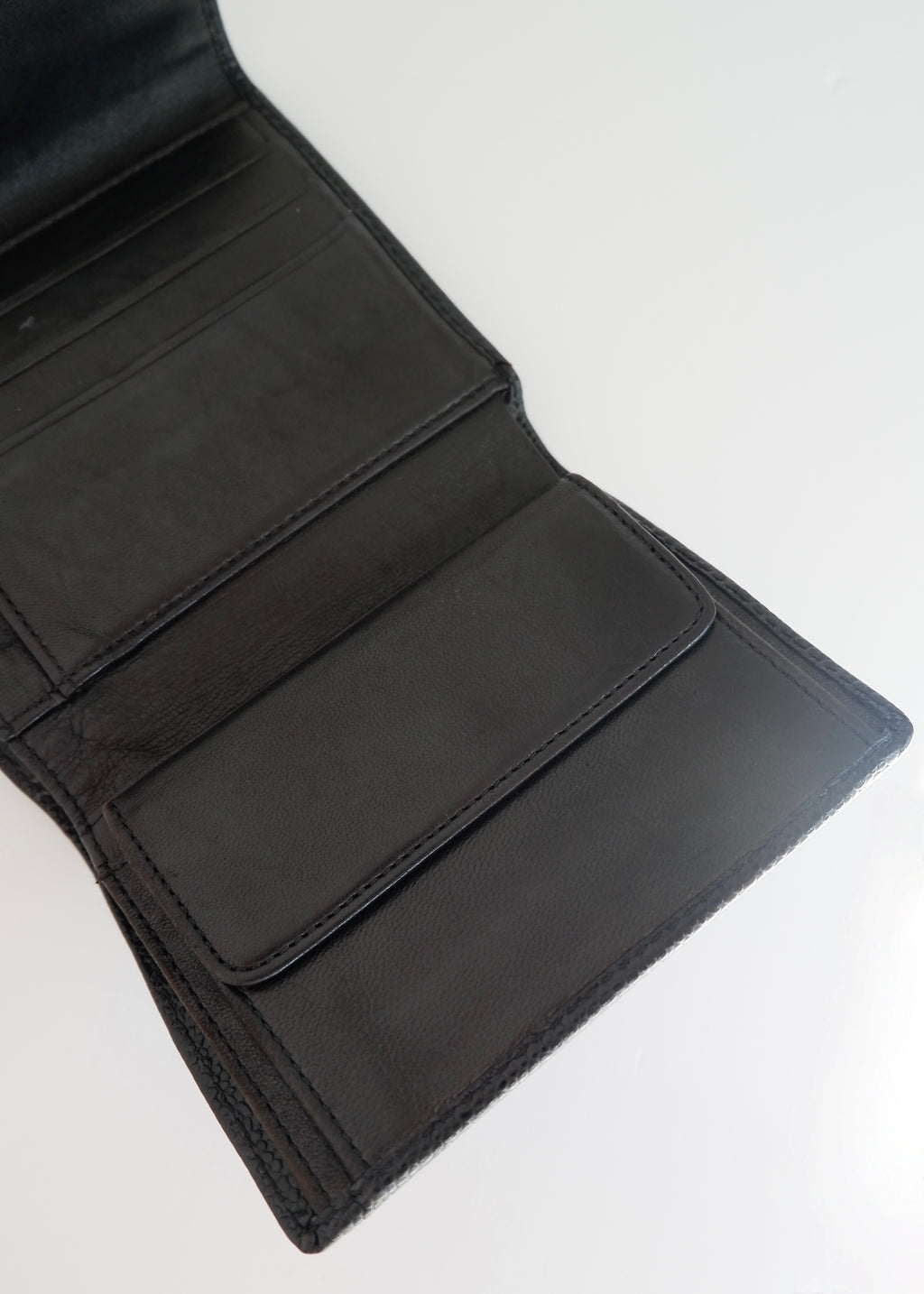 Preowned Chanel Black Caviar Leather Compact Wallet