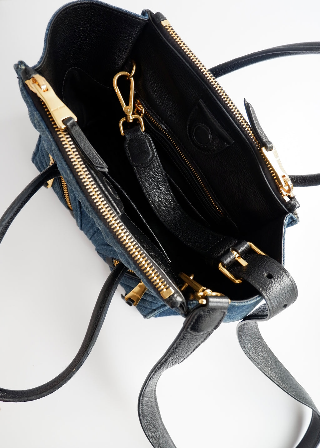 Sac Miu Miu authentique d'occasion en jean à poignée et à deux voies
