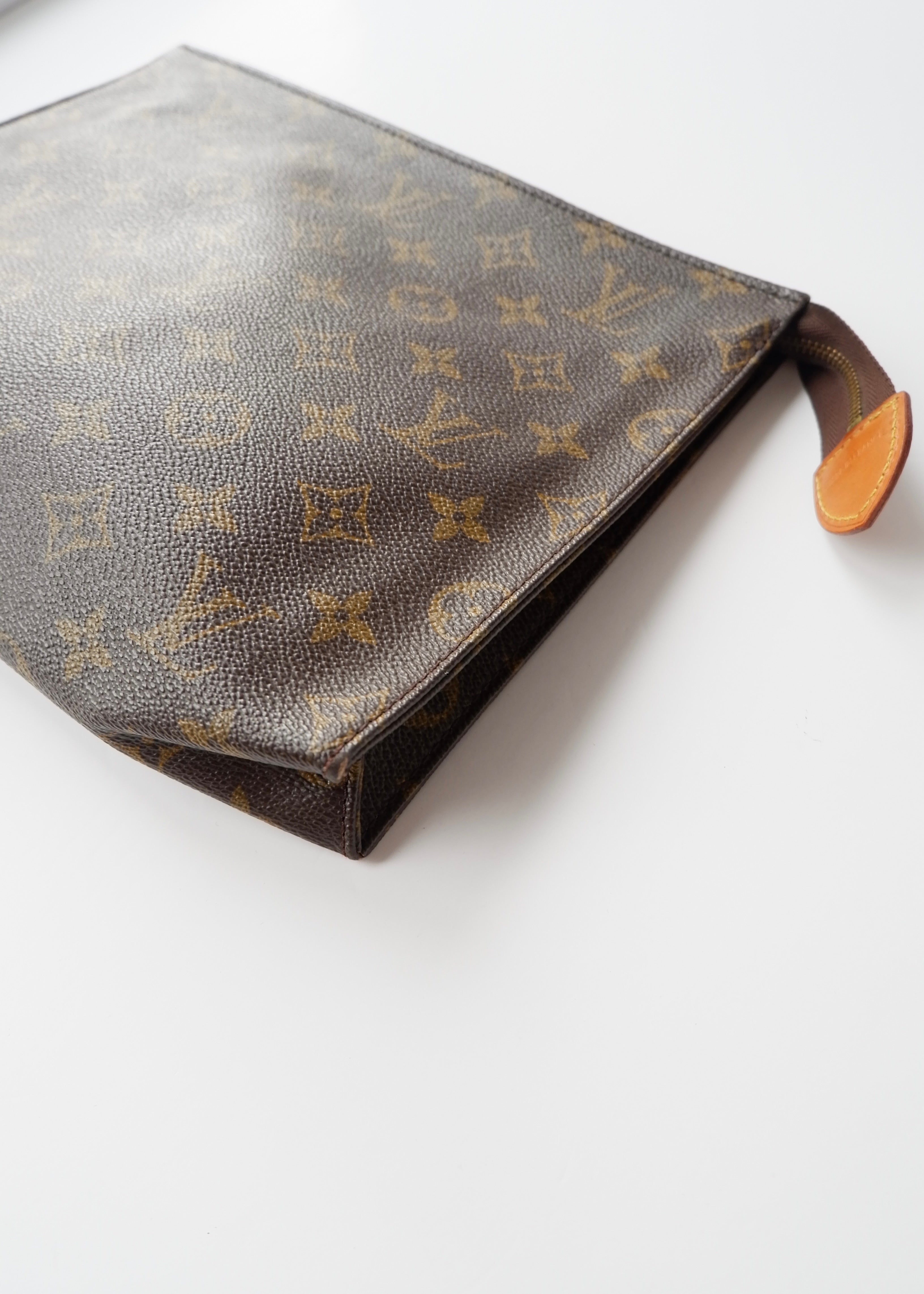 Preowned Louis Vuitton Monogram Toiletry 26 Pouch