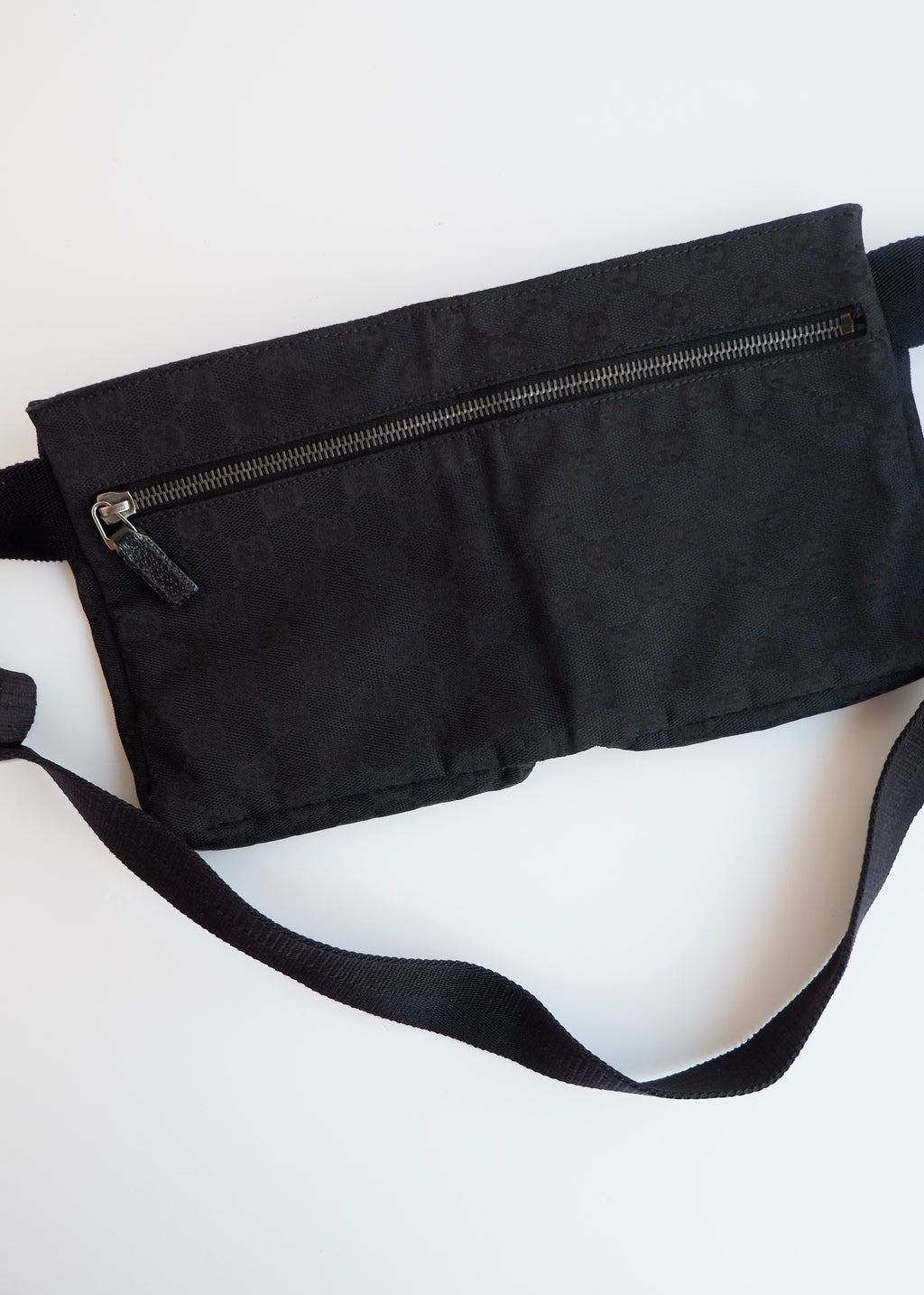 Authentique Sac Banane Gucci en Toile GG Noire Pré-aimé