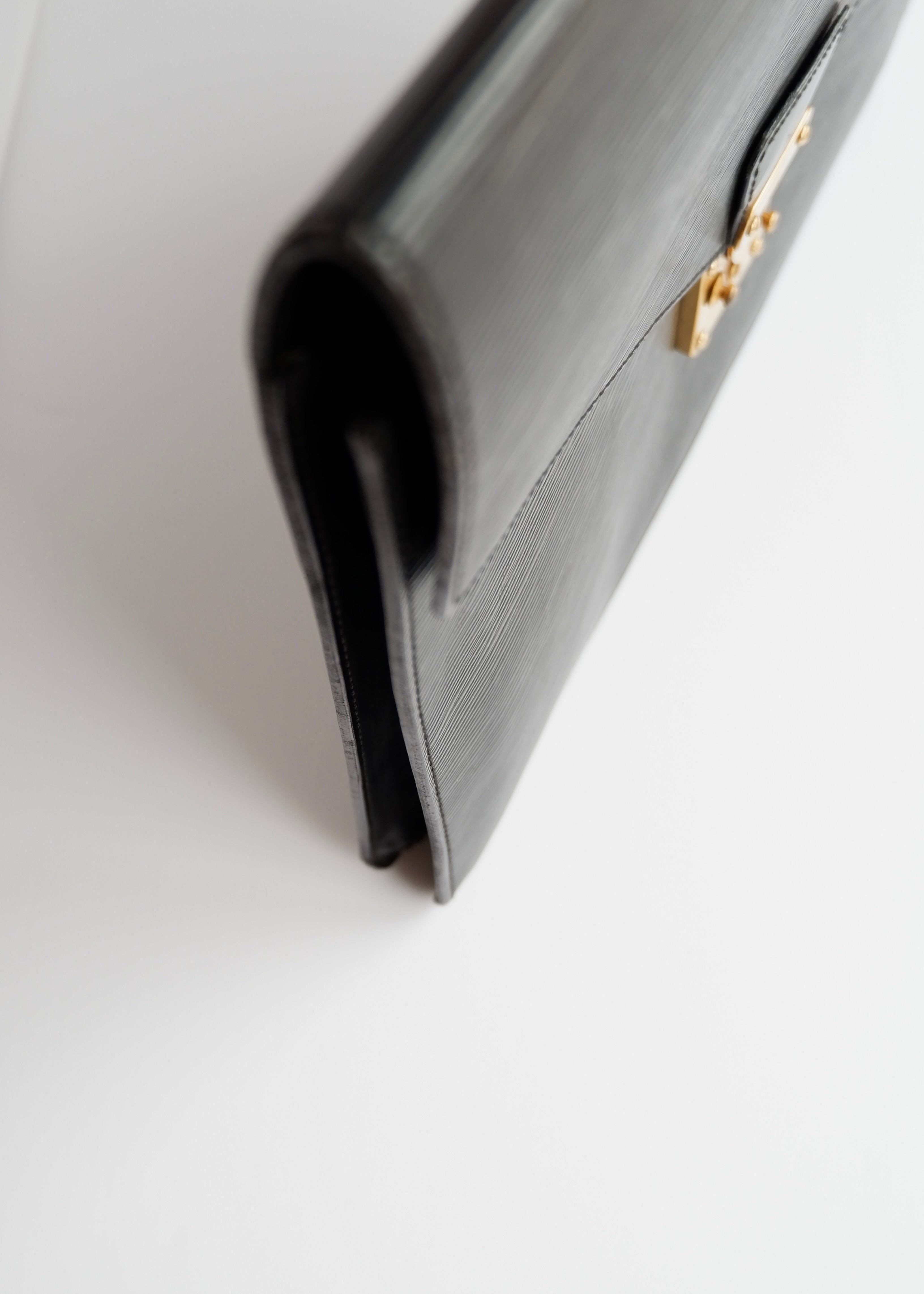 Authentic Preowned Vintage Louis Vuitton Black Epi Large Pouch