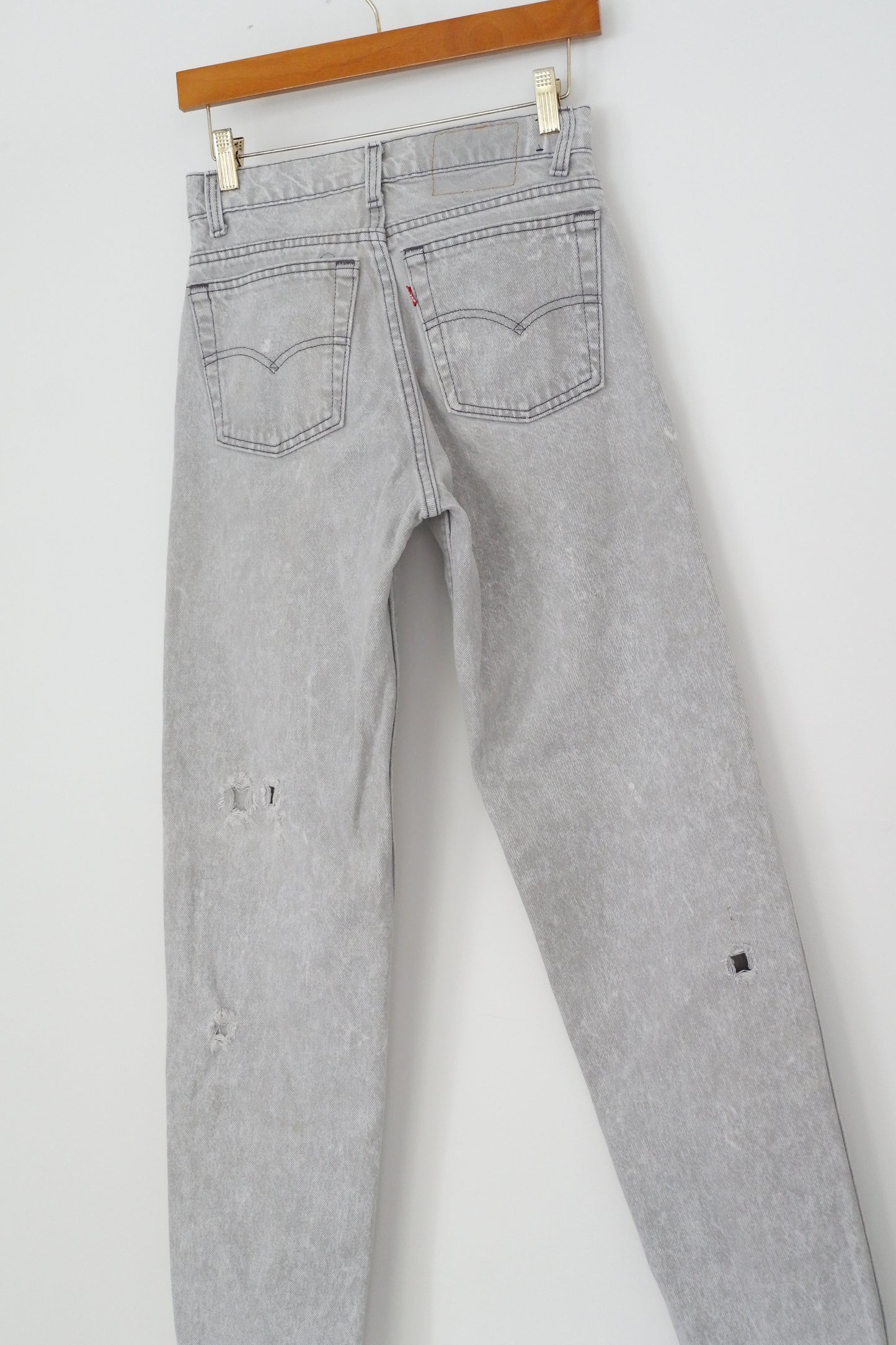 Levis Vintage 550 Grey Acid Wash Jeans - 26