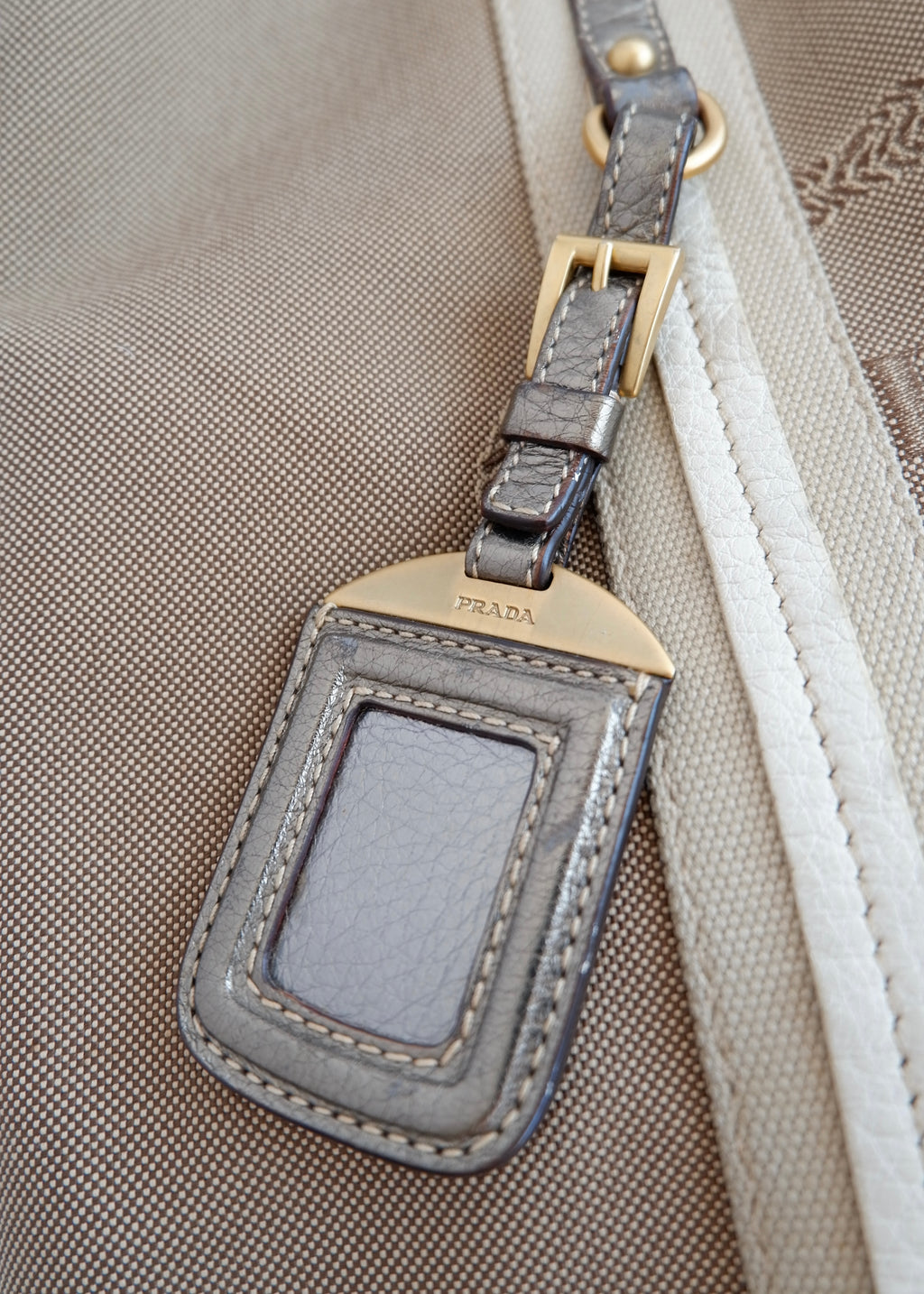 Authentique Sac à Main Prada Bicolore Beige/Doré en Toile et Cuir d'Occasion