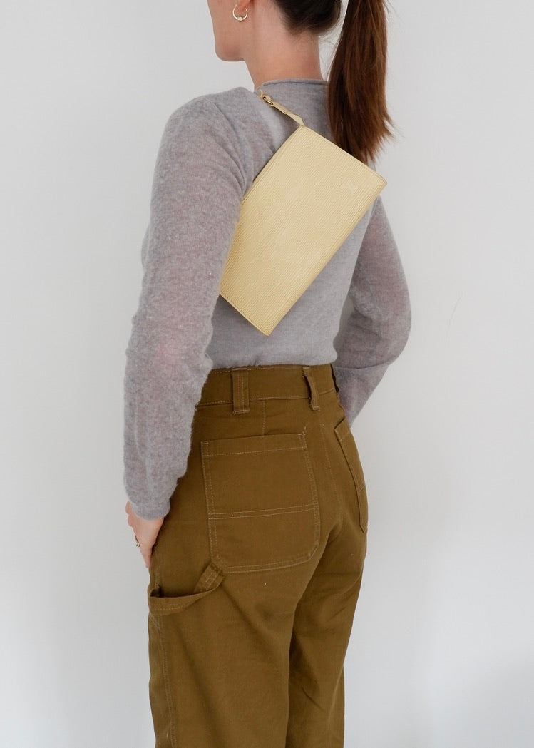 Sac porté épaule Louis Vuitton Pochette en cuir Épi beige authentique d'occasion