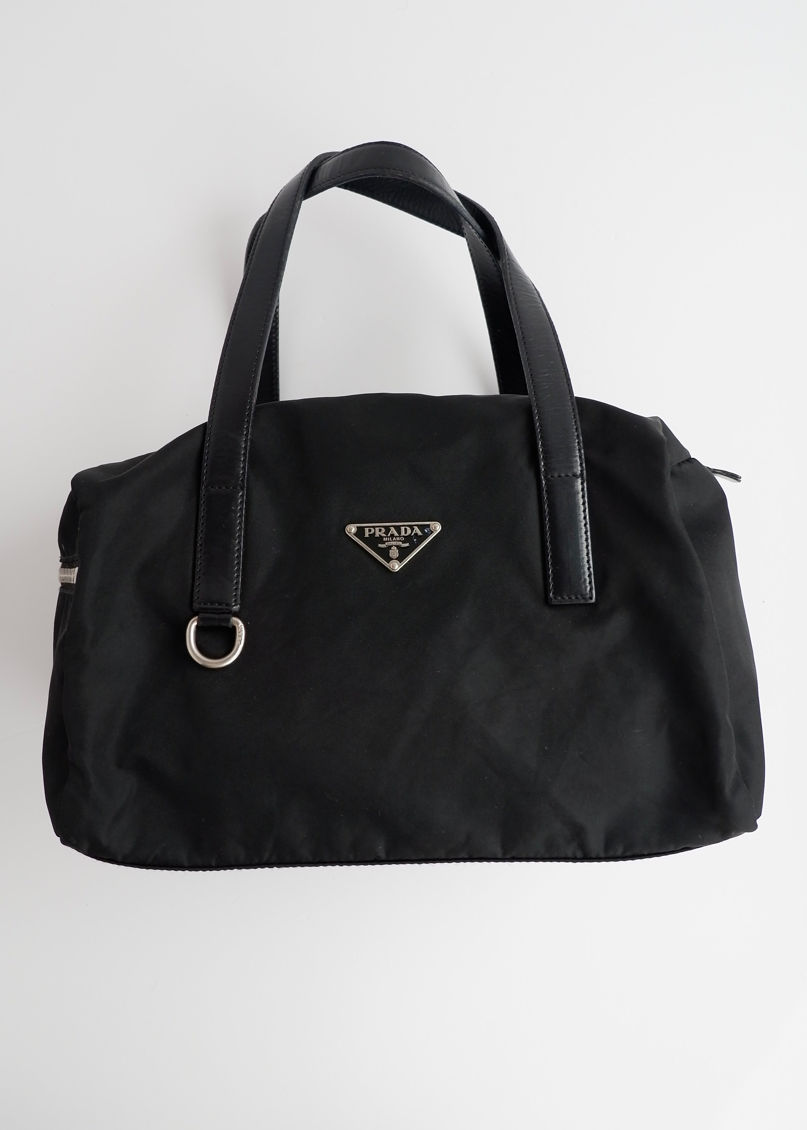 Sac à bandoulière Prada Bowler en nylon noir authentique d'occasion