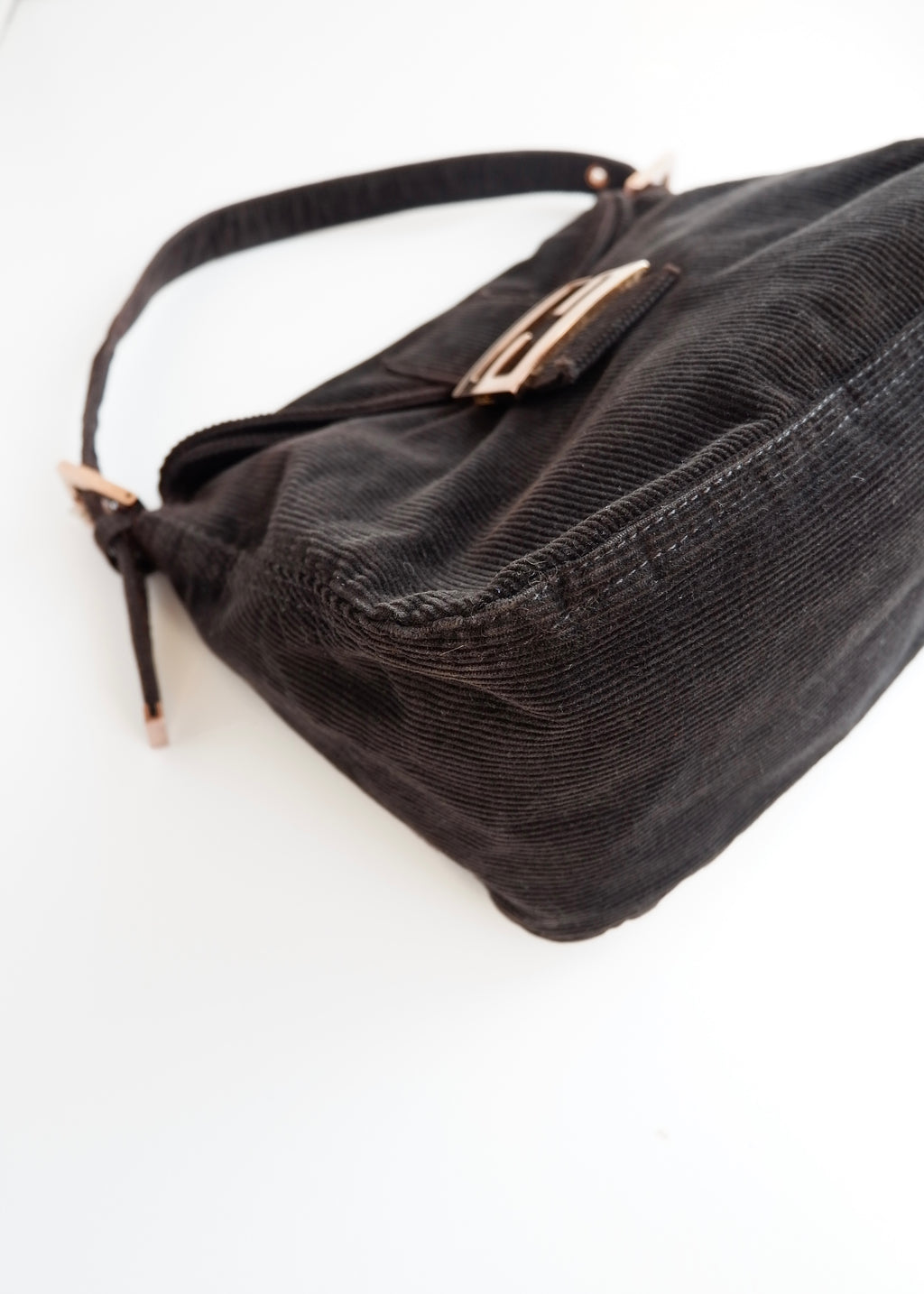 Sac bandoulière baguette Fendi noir en velours côtelé authentique d'occasion