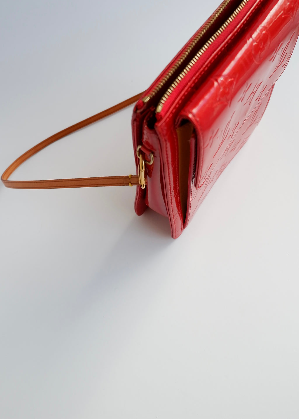 Sac bandoulière Louis Vuitton Monogram Mott Vernis Rouge Authentique d'occasion