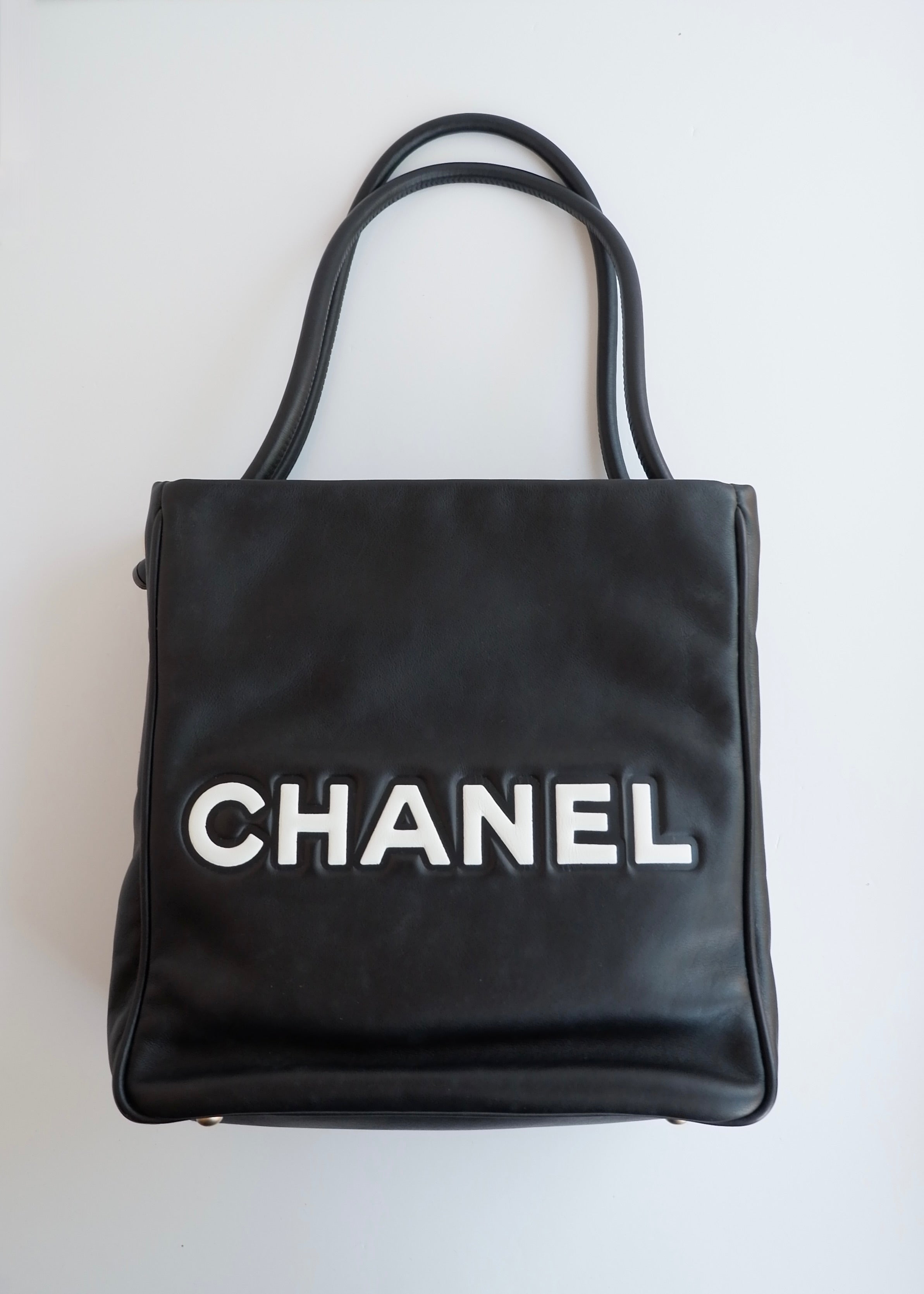 Preowned Chanel Black Leather Camellia Logo Tote Shoulder Bag