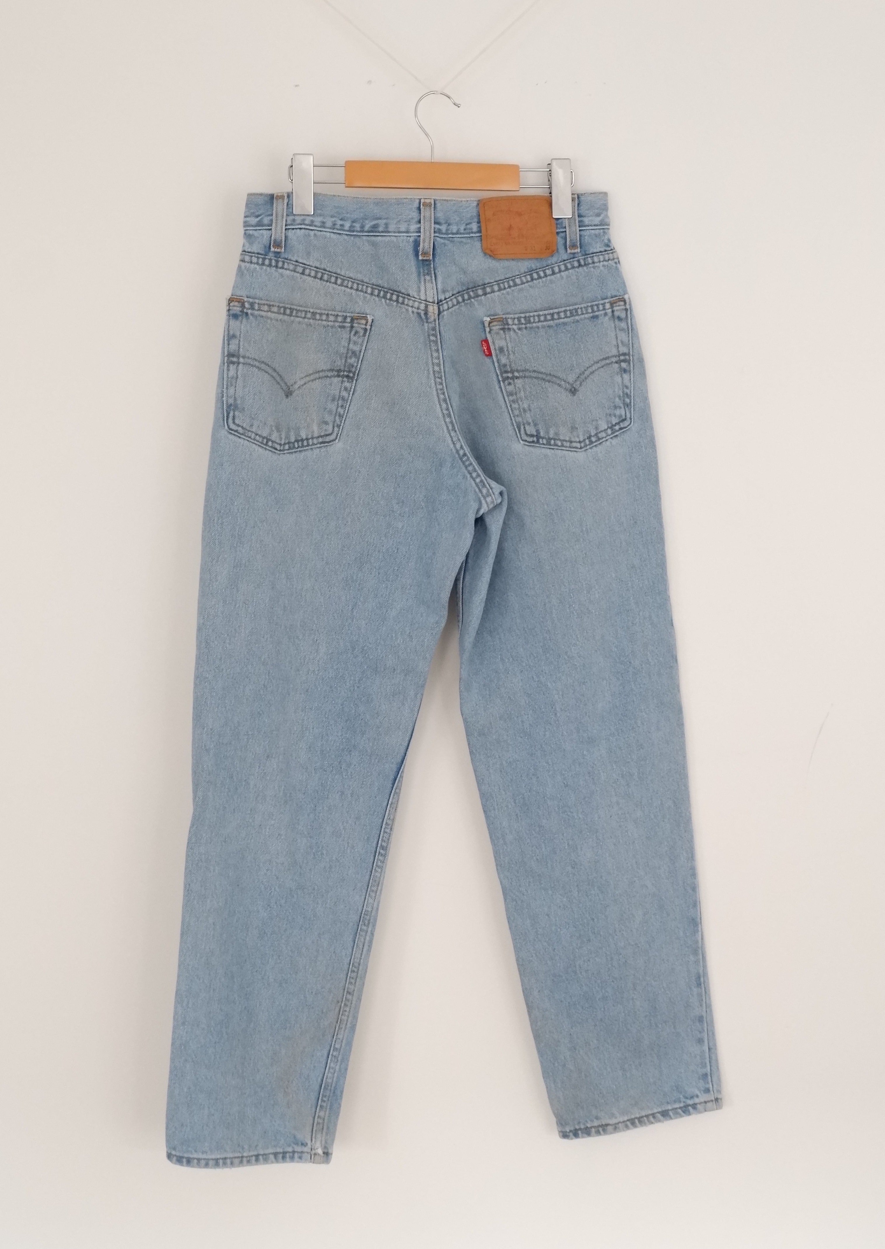 Levis Vintage 550 Light Wash Jeans - 29