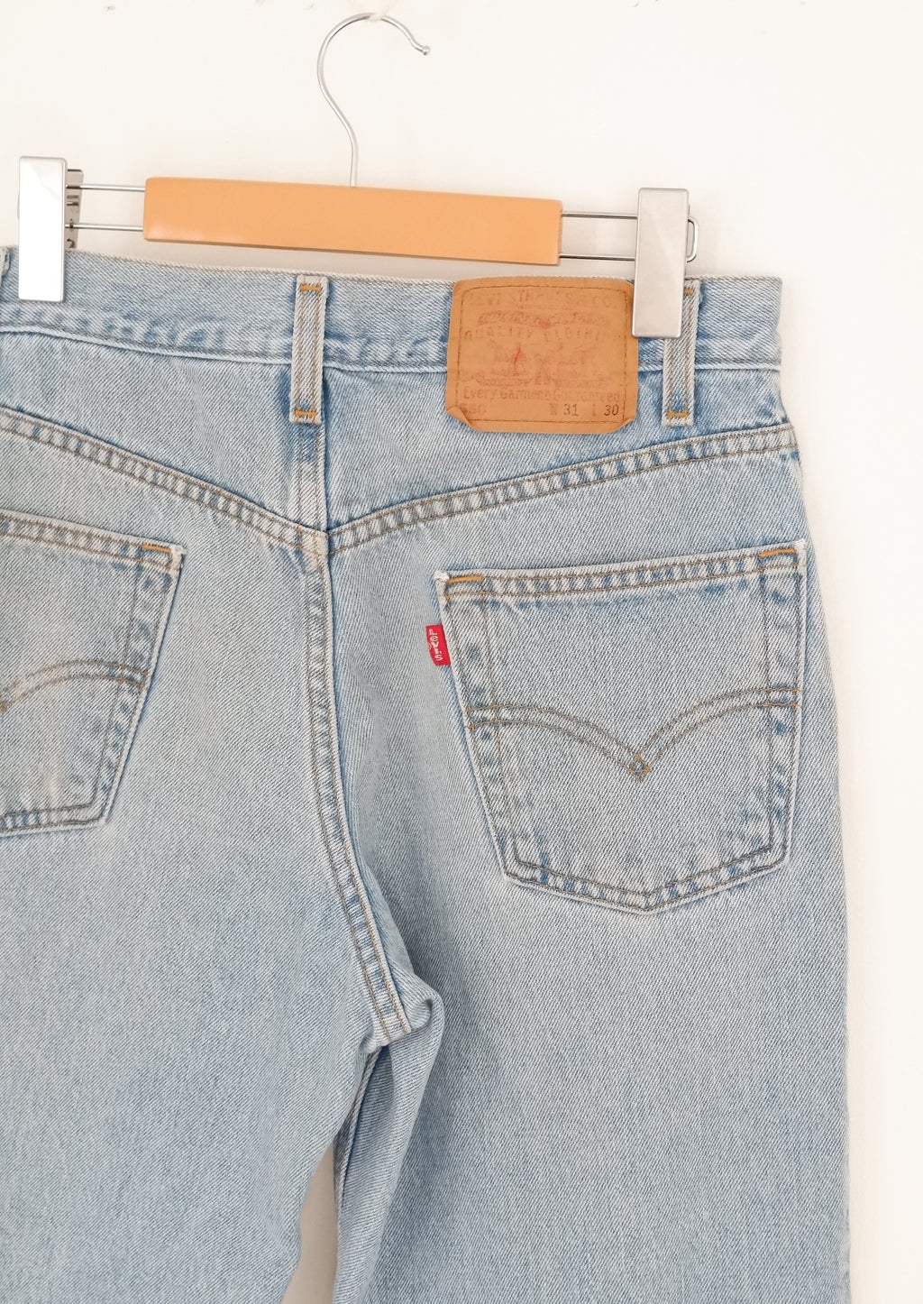 Levis Vintage 550 Light Wash Jeans - 29
