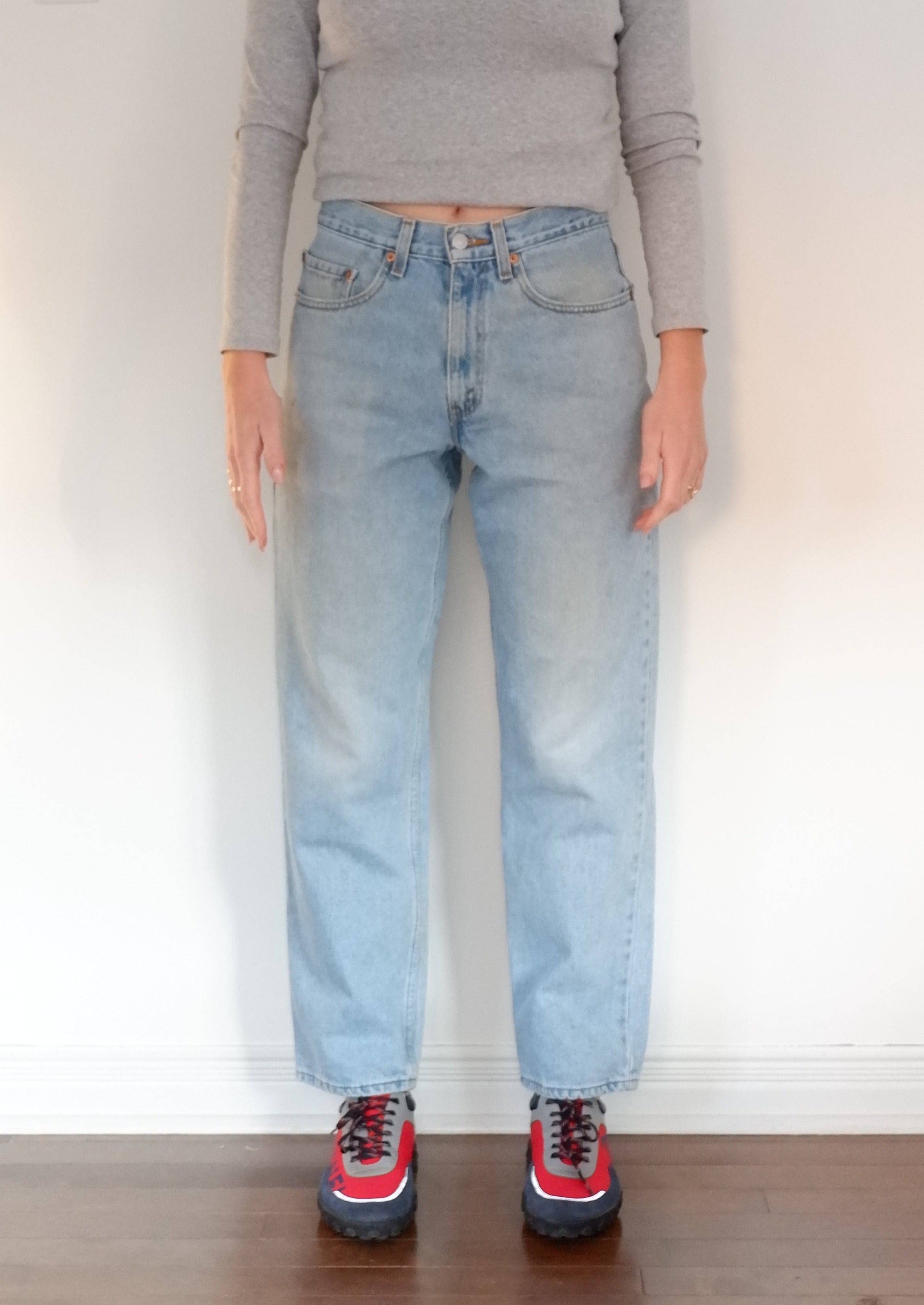 Levis Vintage 550 Light Wash Jeans - 29