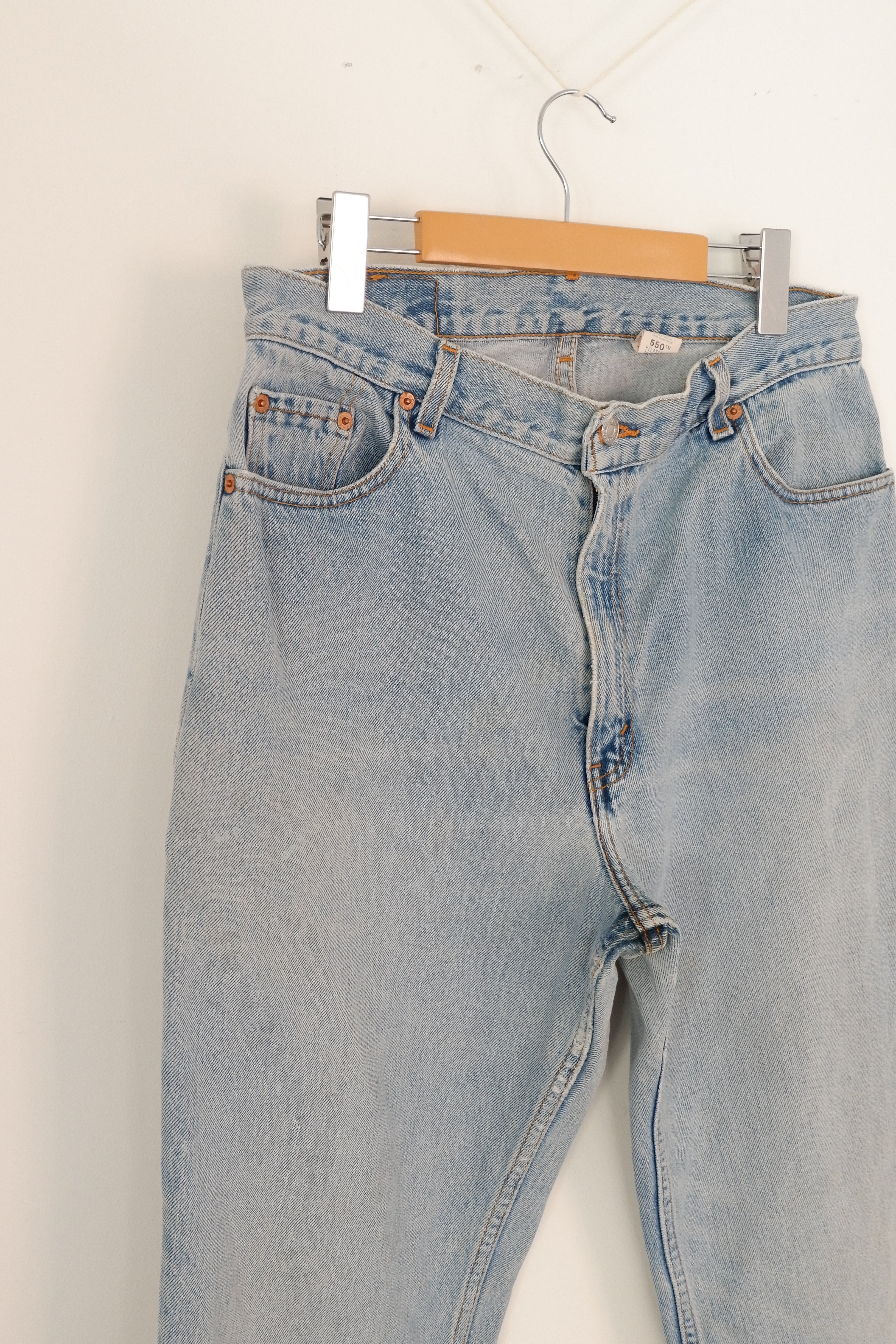 Levis Vintage 550 Light Wash Jeans - 32