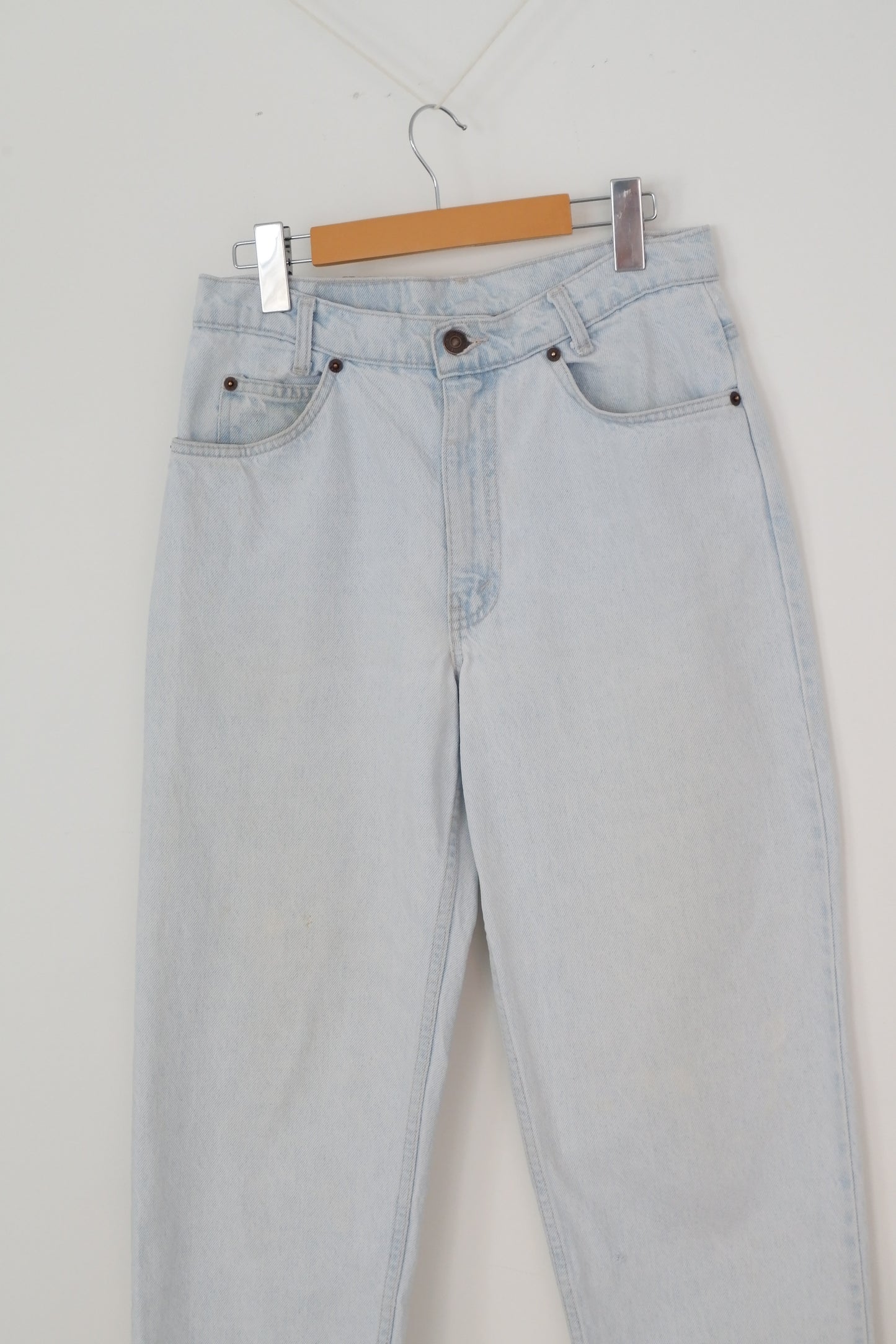 Levis Vintage 550 Light Wash Jeans - 28