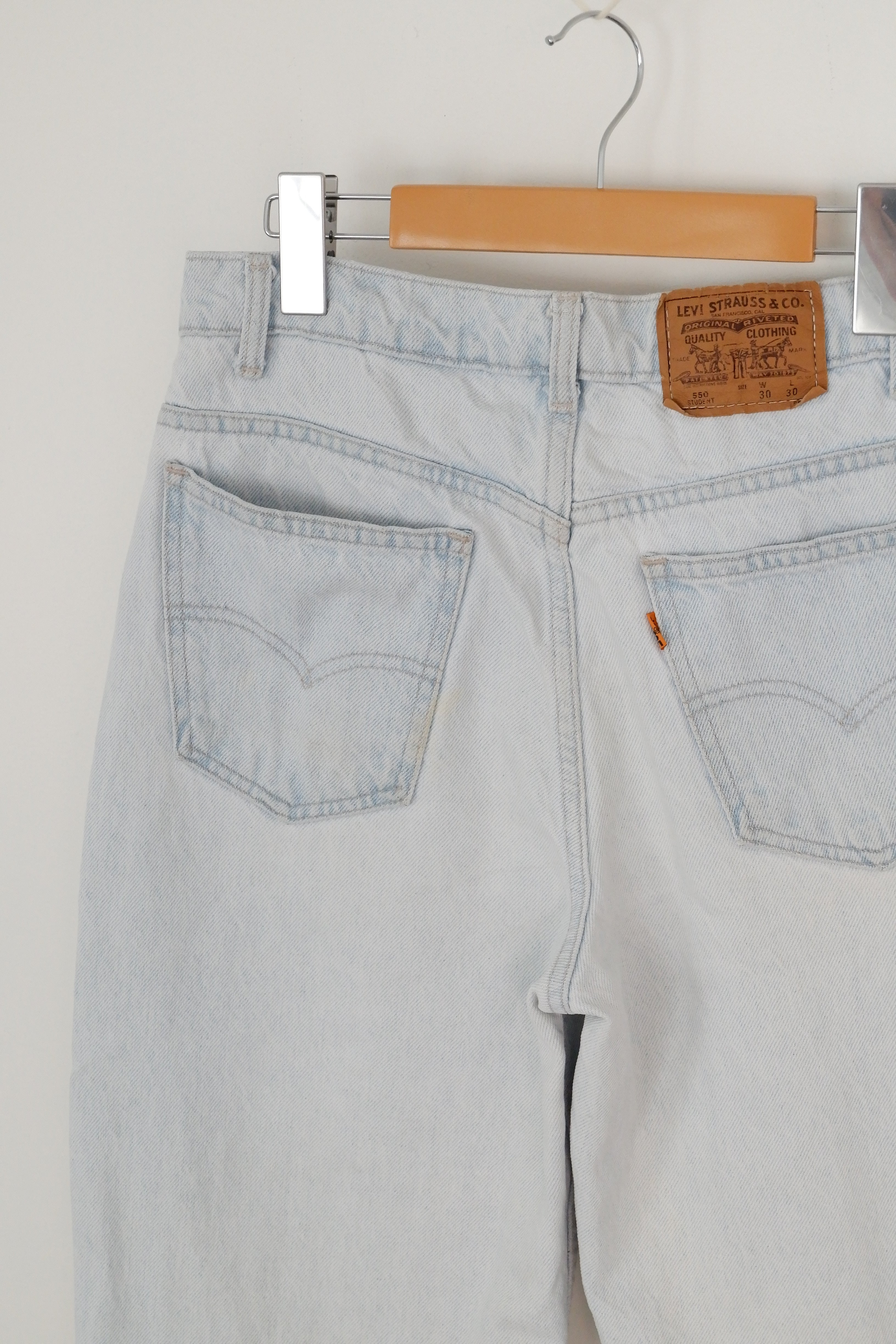 Levis Vintage 550 Light Wash Jeans - 28