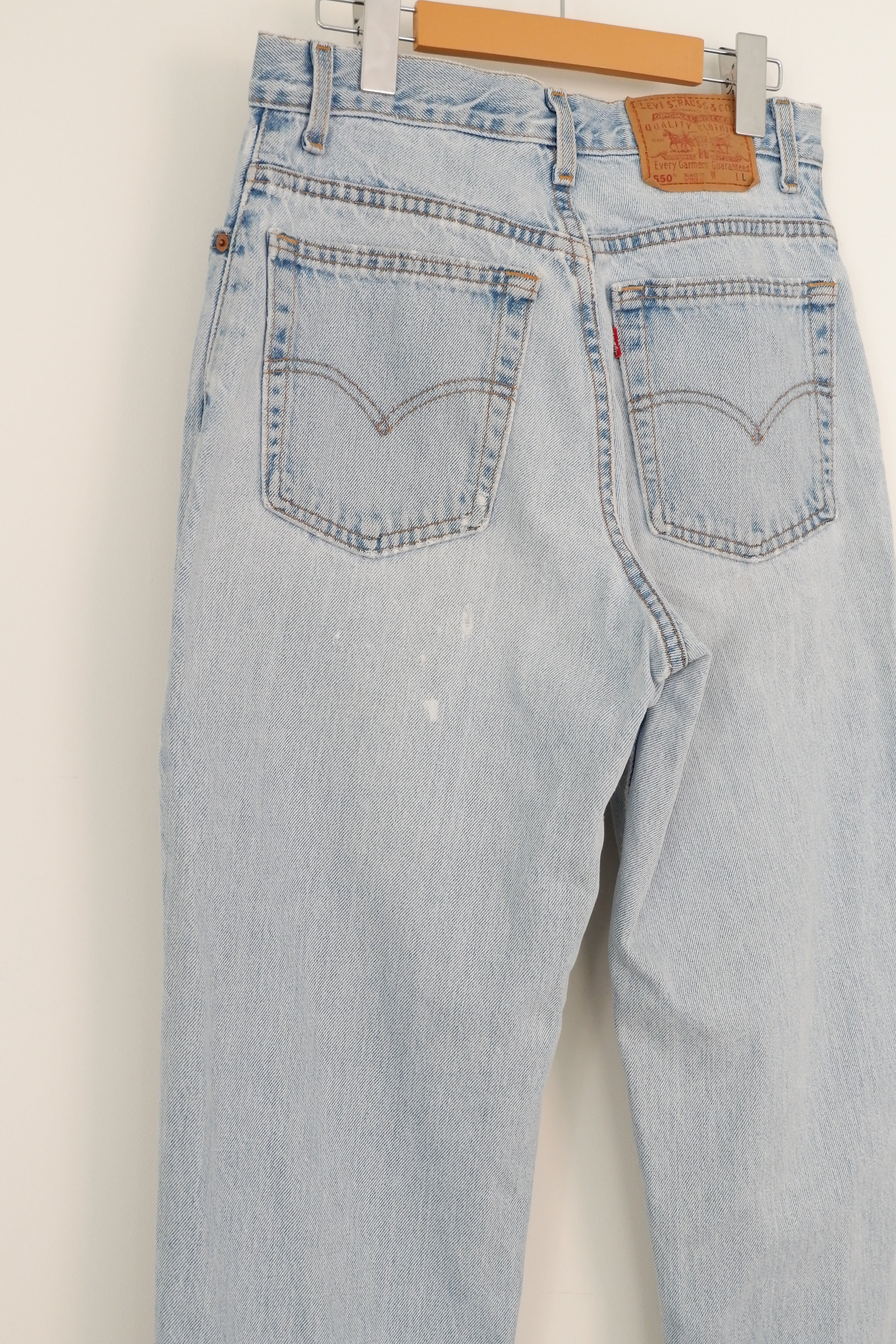 Levis Vintage 550 Light Wash Jeans - 30