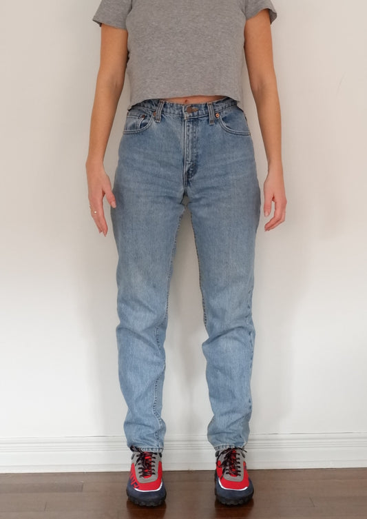 Levis Vintage 550 Medium Wash Jeans - 28