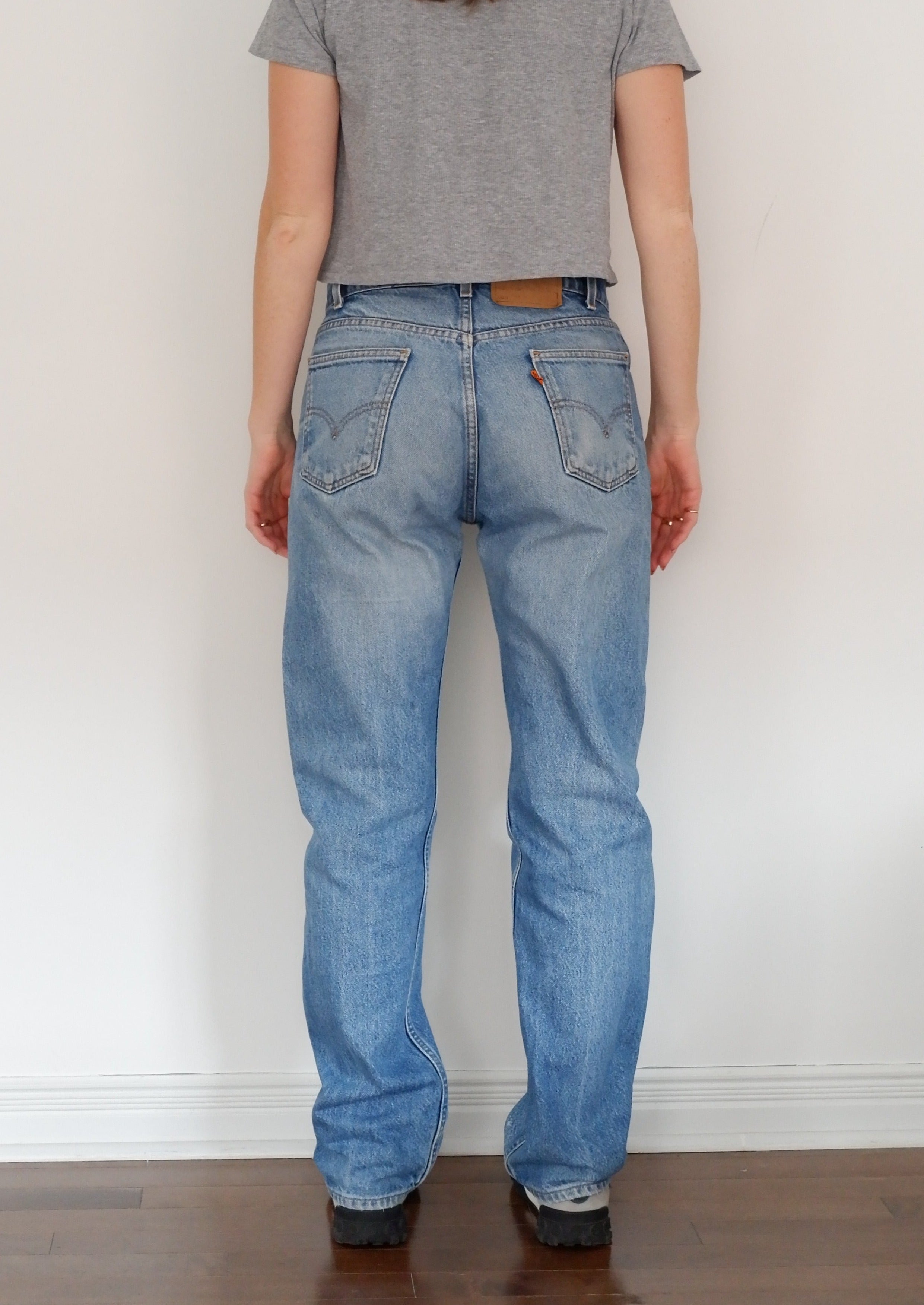 Levis Vintage 505 Medium/Light Wash Jeans - 32
