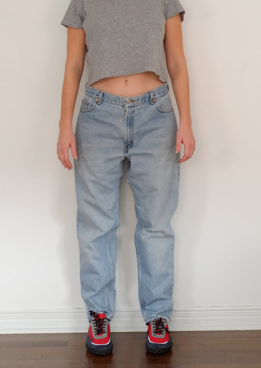 Levis Vintage 550 Light Wash Jeans - 32