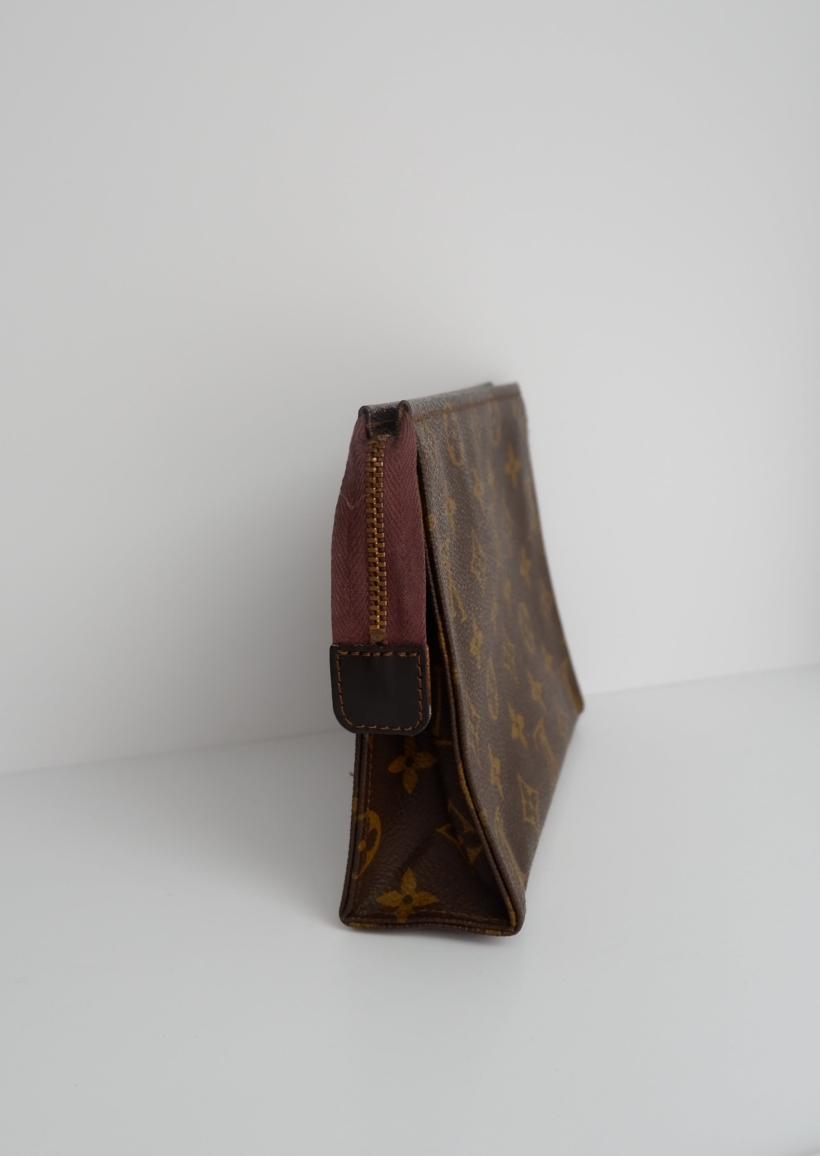 Trousse de Toilette 19 Louis Vuitton Monogramme Vintage Authentique d'Occasion
