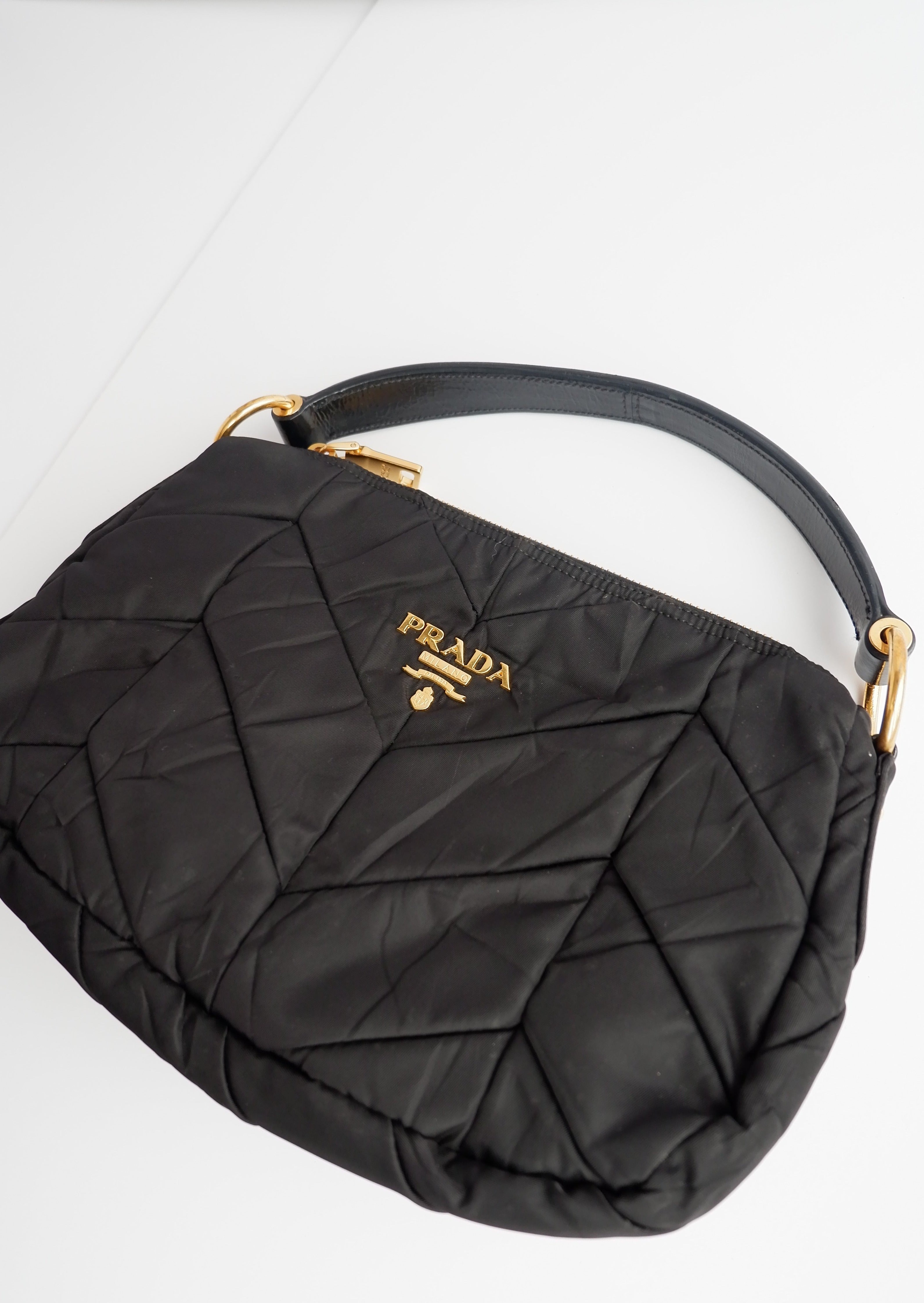 Sac à main Prada Tessuto noir en nylon d'occasion authentique