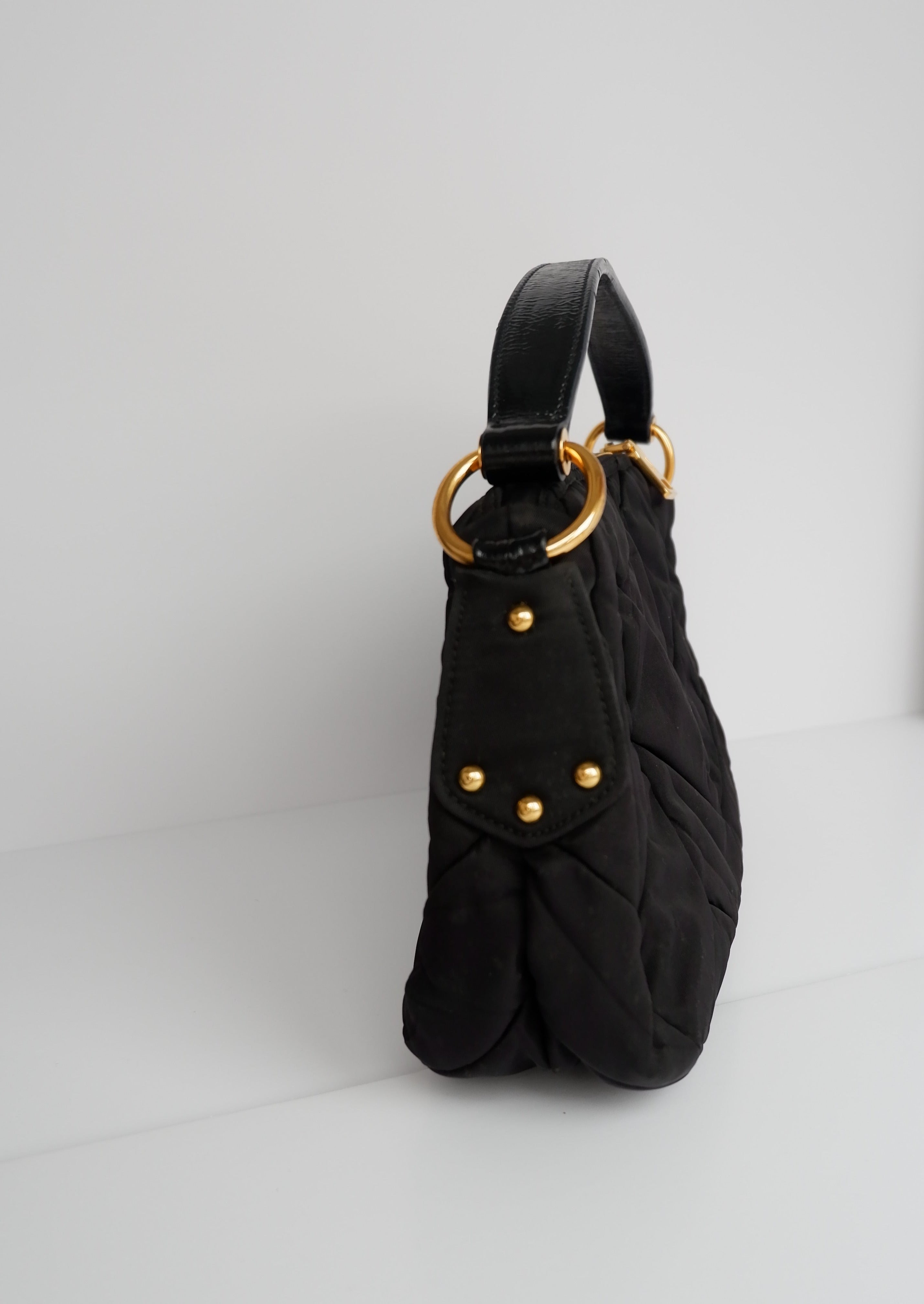 Sac à main Prada Tessuto noir en nylon d'occasion authentique