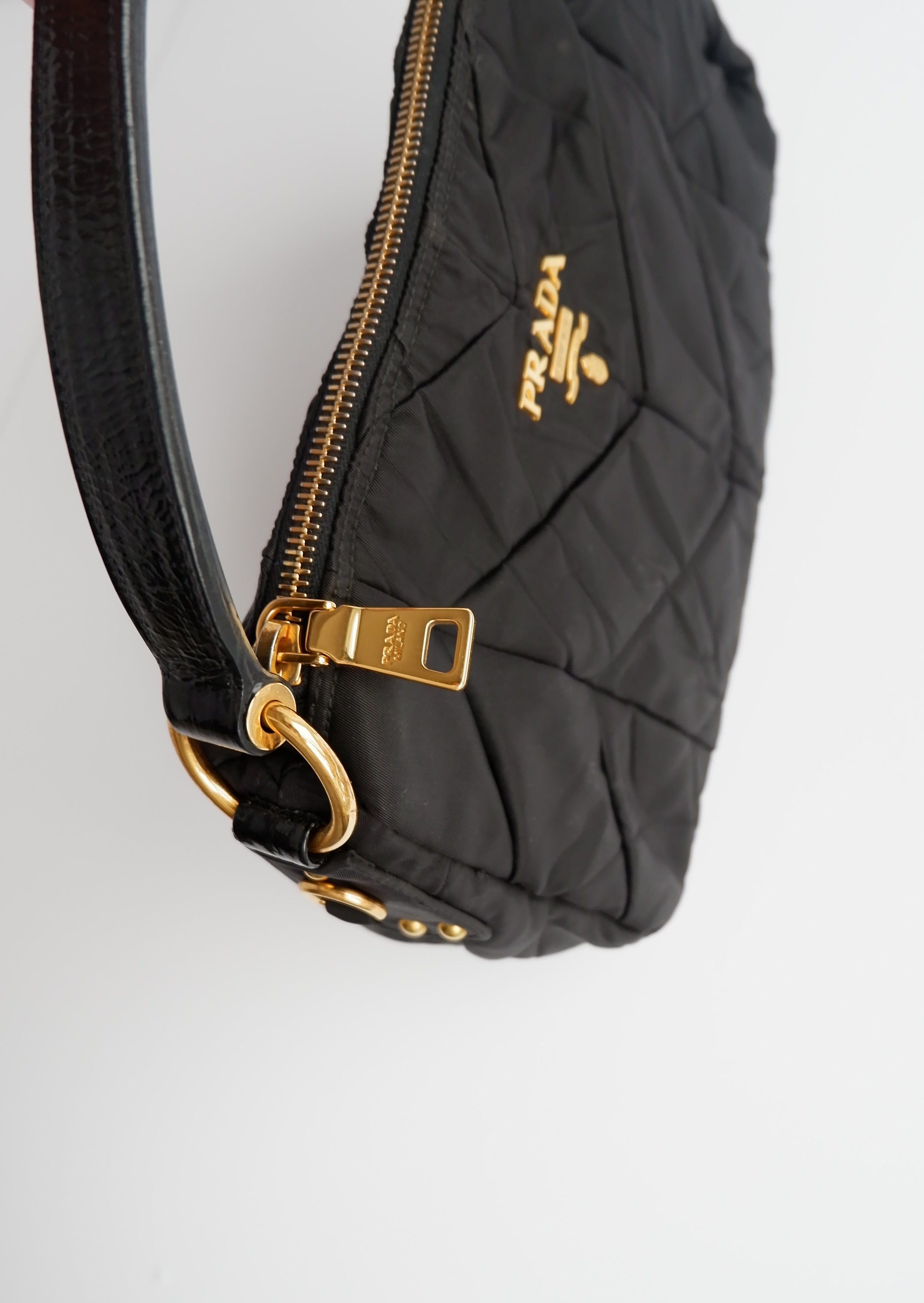 Sac à main Prada Tessuto noir en nylon d'occasion authentique