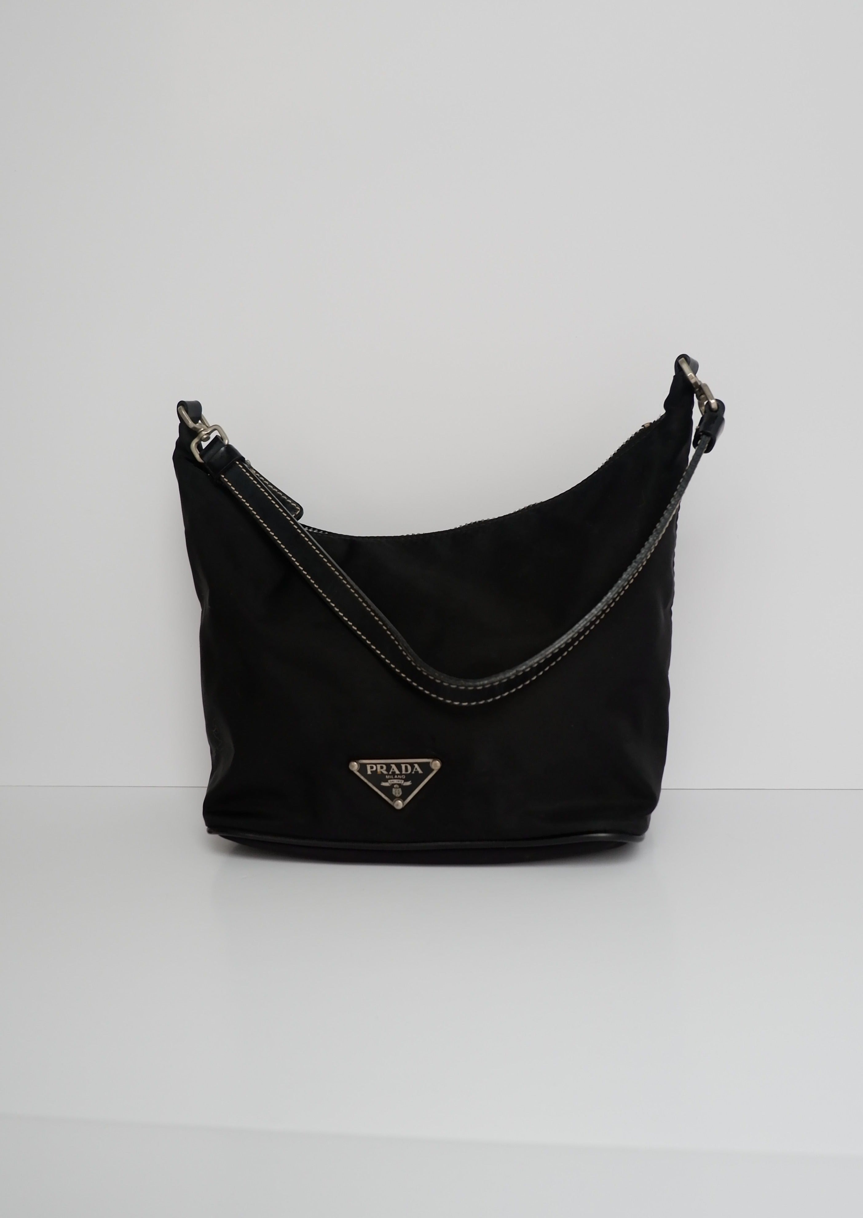 Authentique sac à bandoulière Prada en nylon noir d'occasion