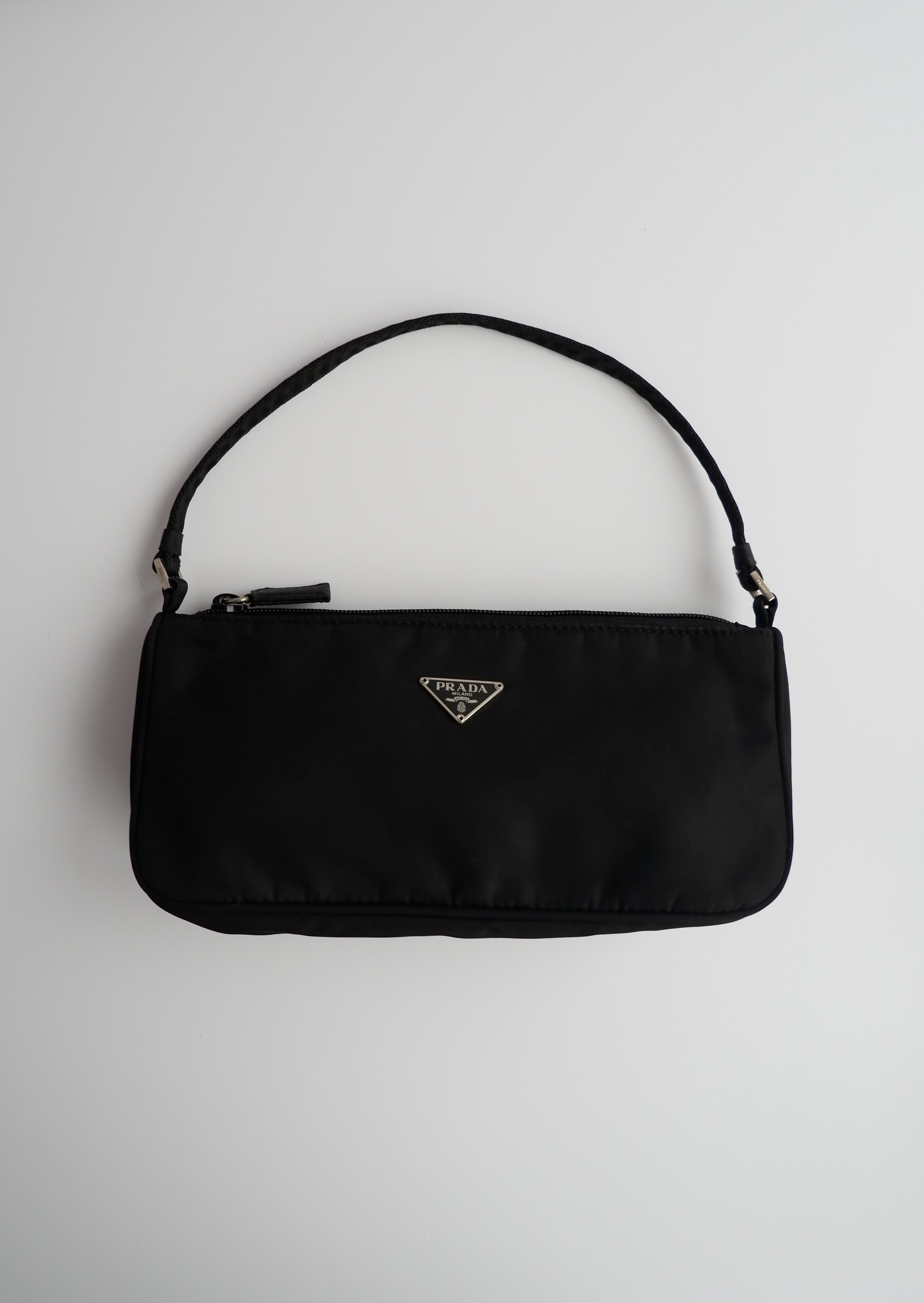 Authentique sac à bandoulière mini Prada en nylon noir d'occasion