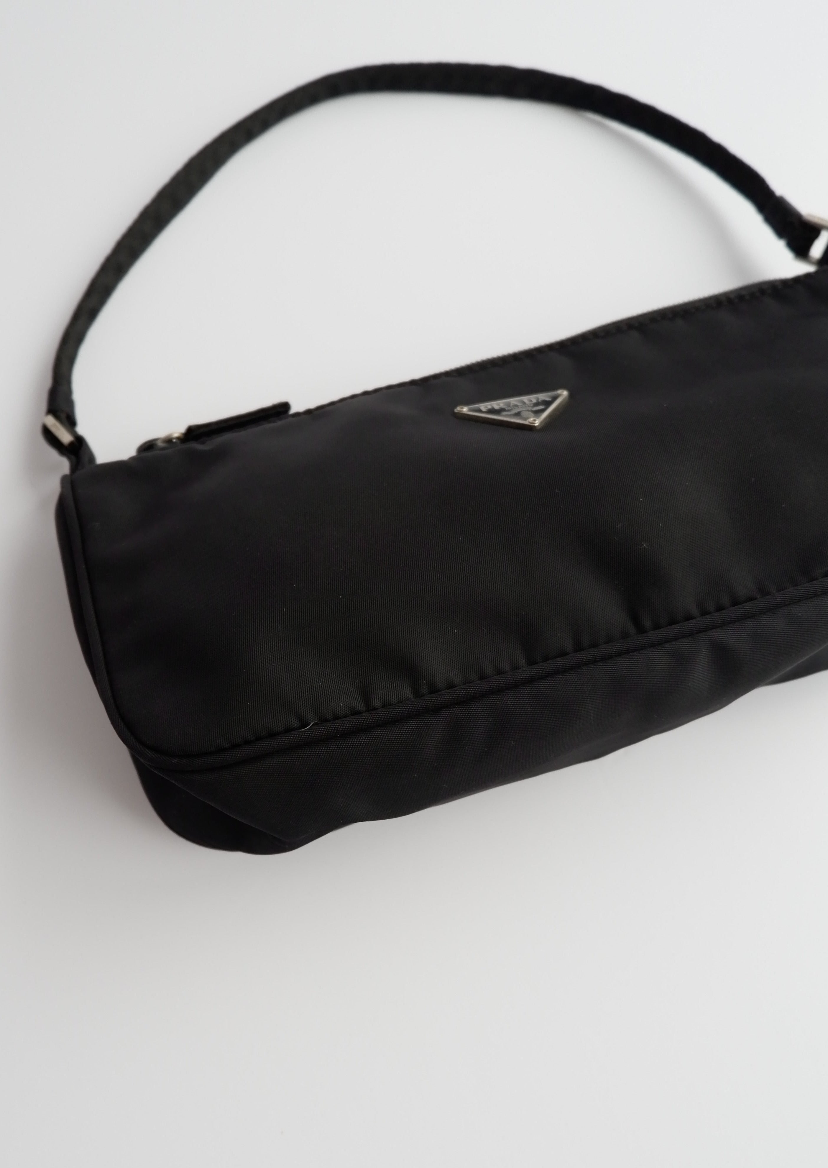 Authentique sac à bandoulière mini Prada en nylon noir d'occasion