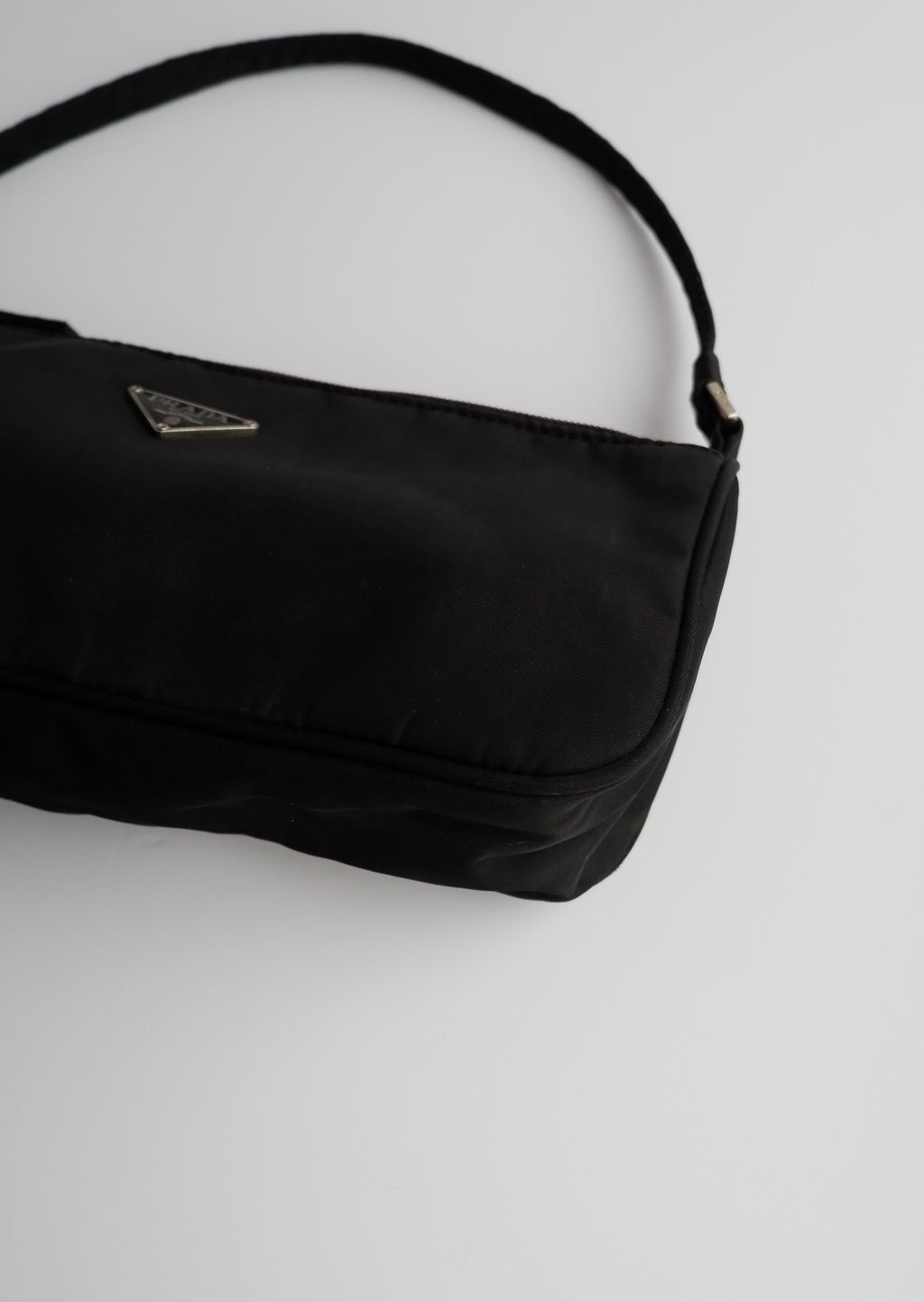Authentique sac à bandoulière mini Prada en nylon noir d'occasion