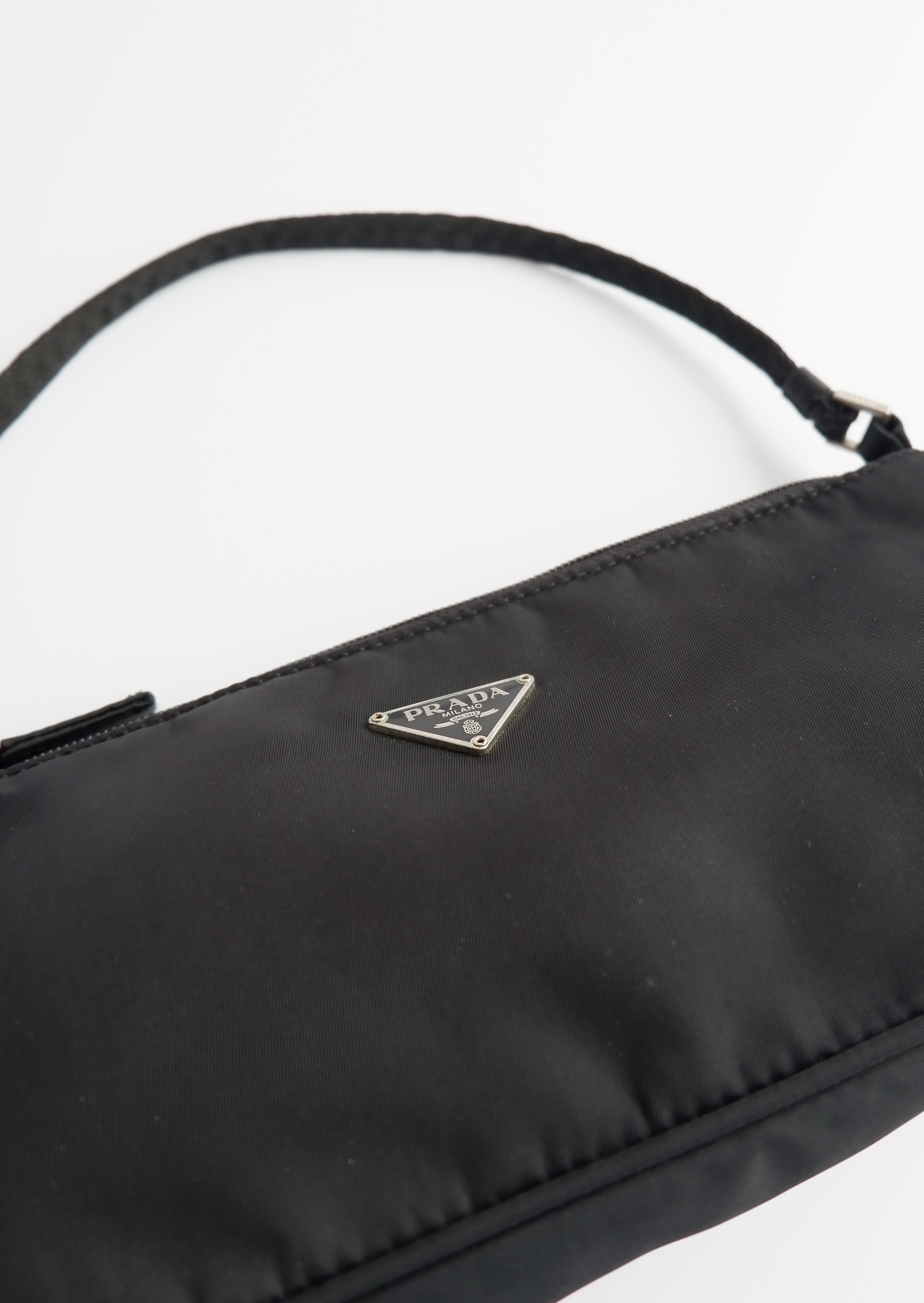 Authentique sac à bandoulière mini Prada en nylon noir d'occasion