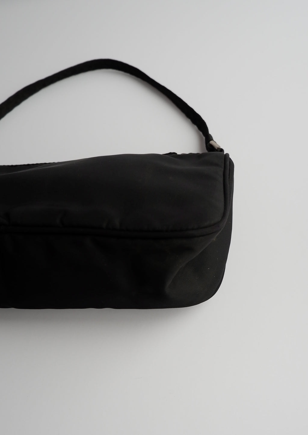 Authentique sac à bandoulière mini Prada en nylon noir d'occasion