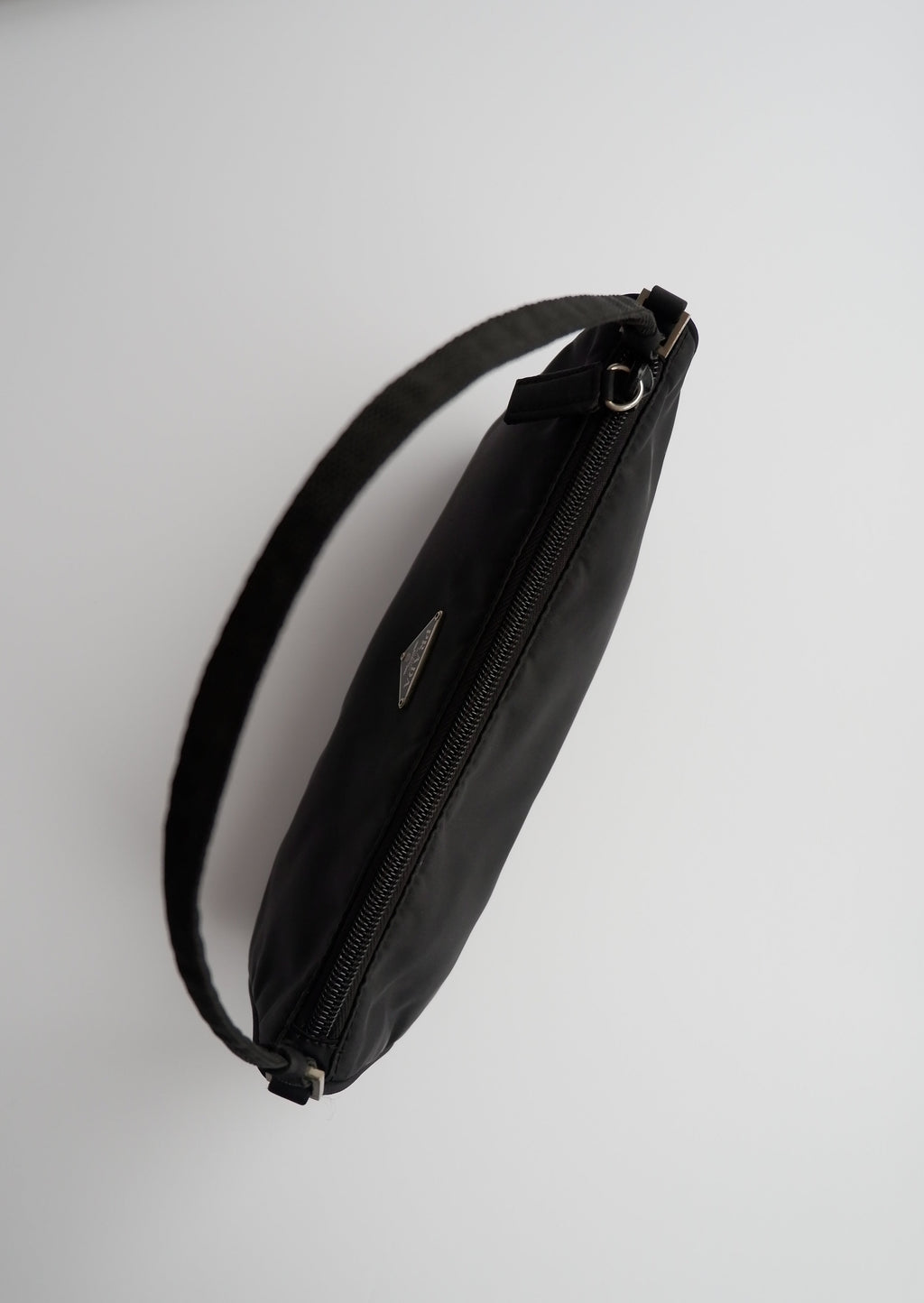 Authentique sac à bandoulière mini Prada en nylon noir d'occasion