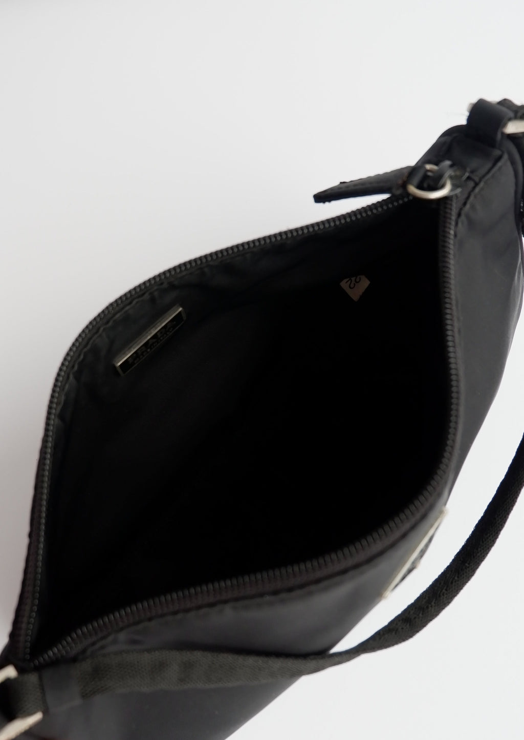 Authentique sac à bandoulière mini Prada en nylon noir d'occasion