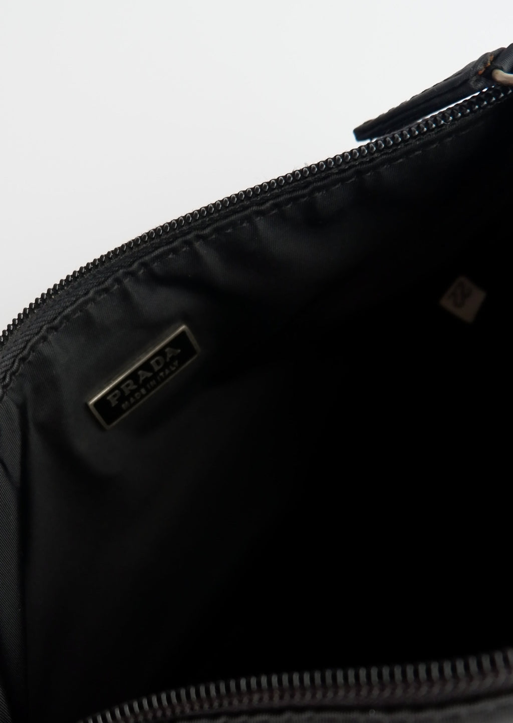 Authentique sac à bandoulière mini Prada en nylon noir d'occasion