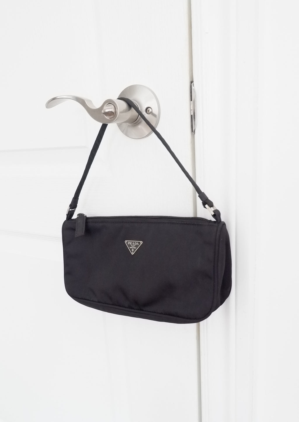 Authentique sac à bandoulière mini Prada en nylon noir d'occasion