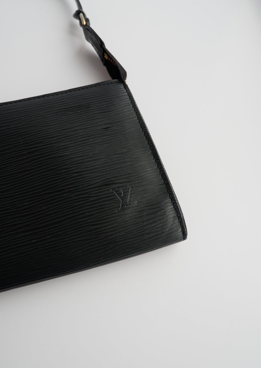 Pochette accessoire Louis Vuitton Épi noir authentique d'occasion