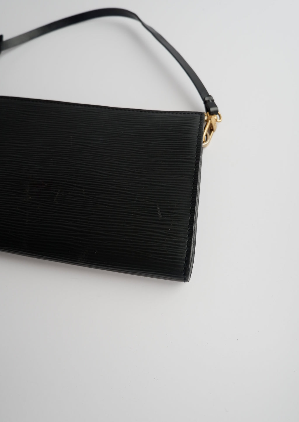 Pochette accessoire Louis Vuitton Épi noir authentique d'occasion