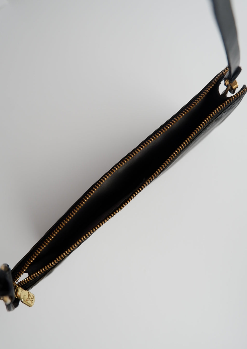 Pochette accessoire Louis Vuitton Épi noir authentique d'occasion