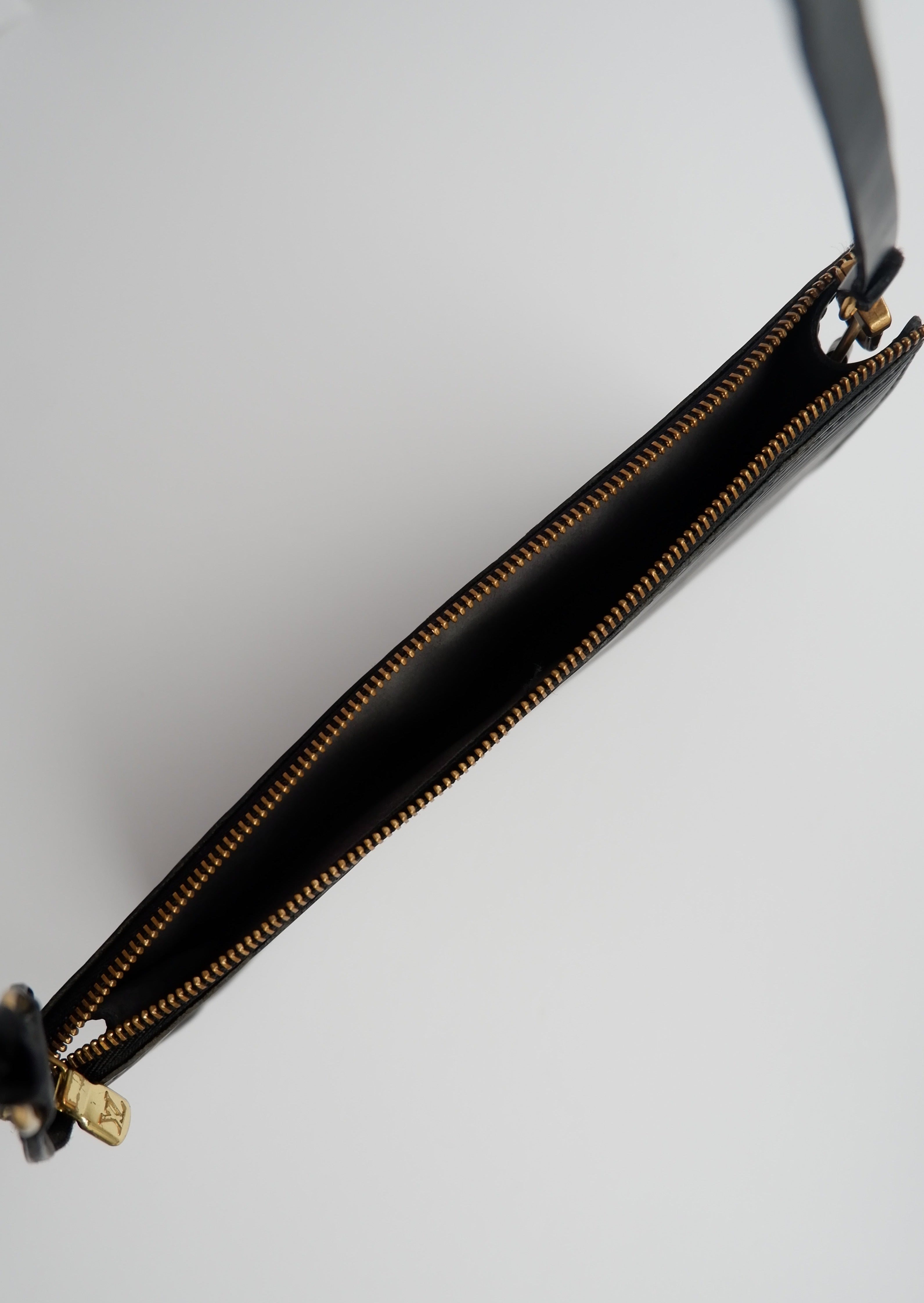 Pochette accessoire Louis Vuitton Épi noir authentique d'occasion