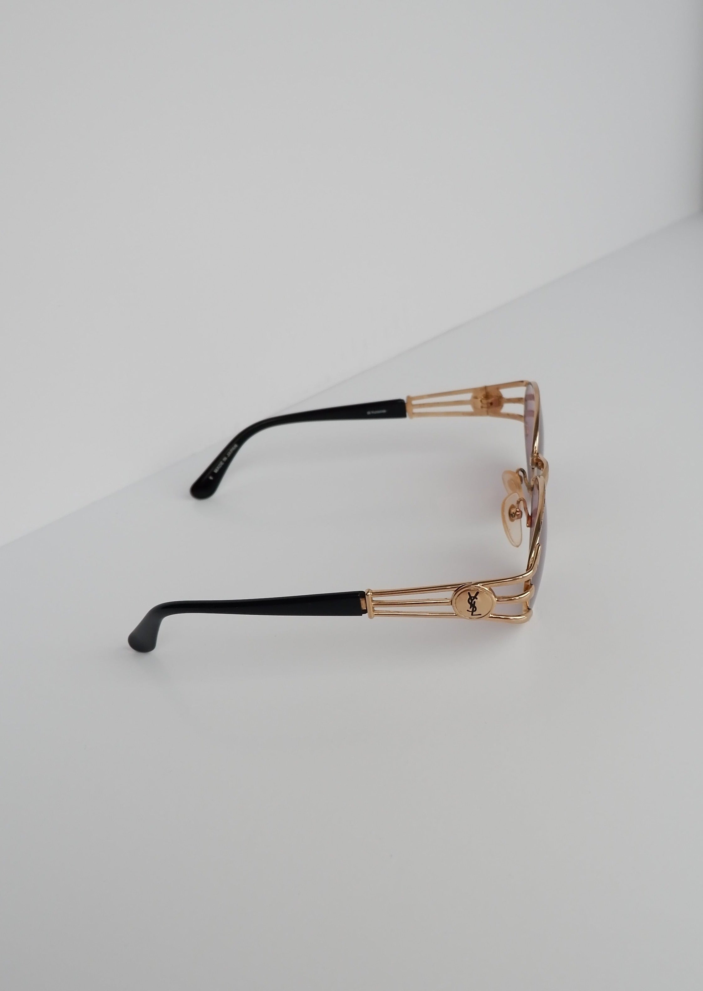 Authentiques lunettes de soleil rondes Saint Laurent vintage d'occasion