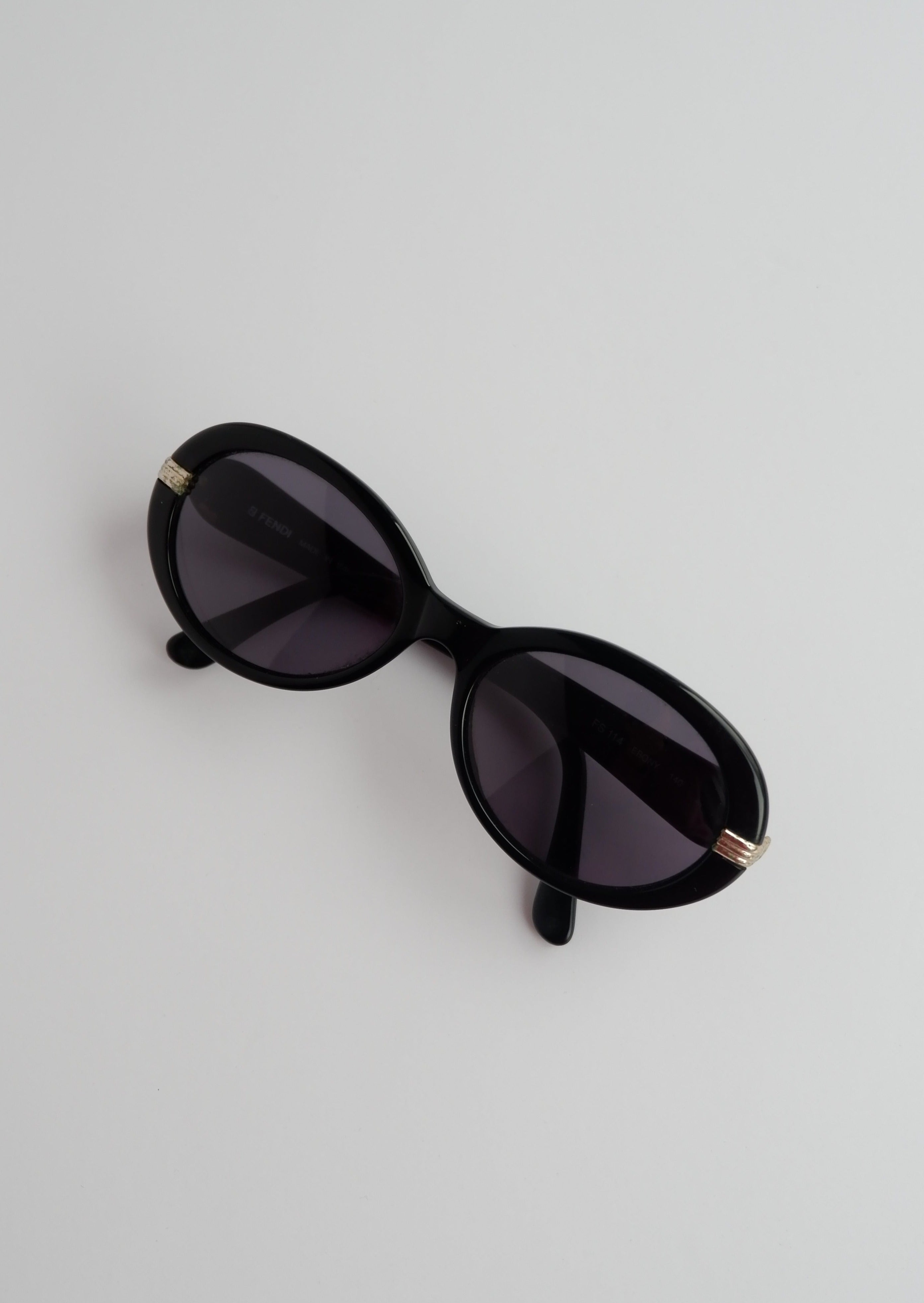 Authentiques lunettes de soleil rondes vintage Fendi noires d'occasion